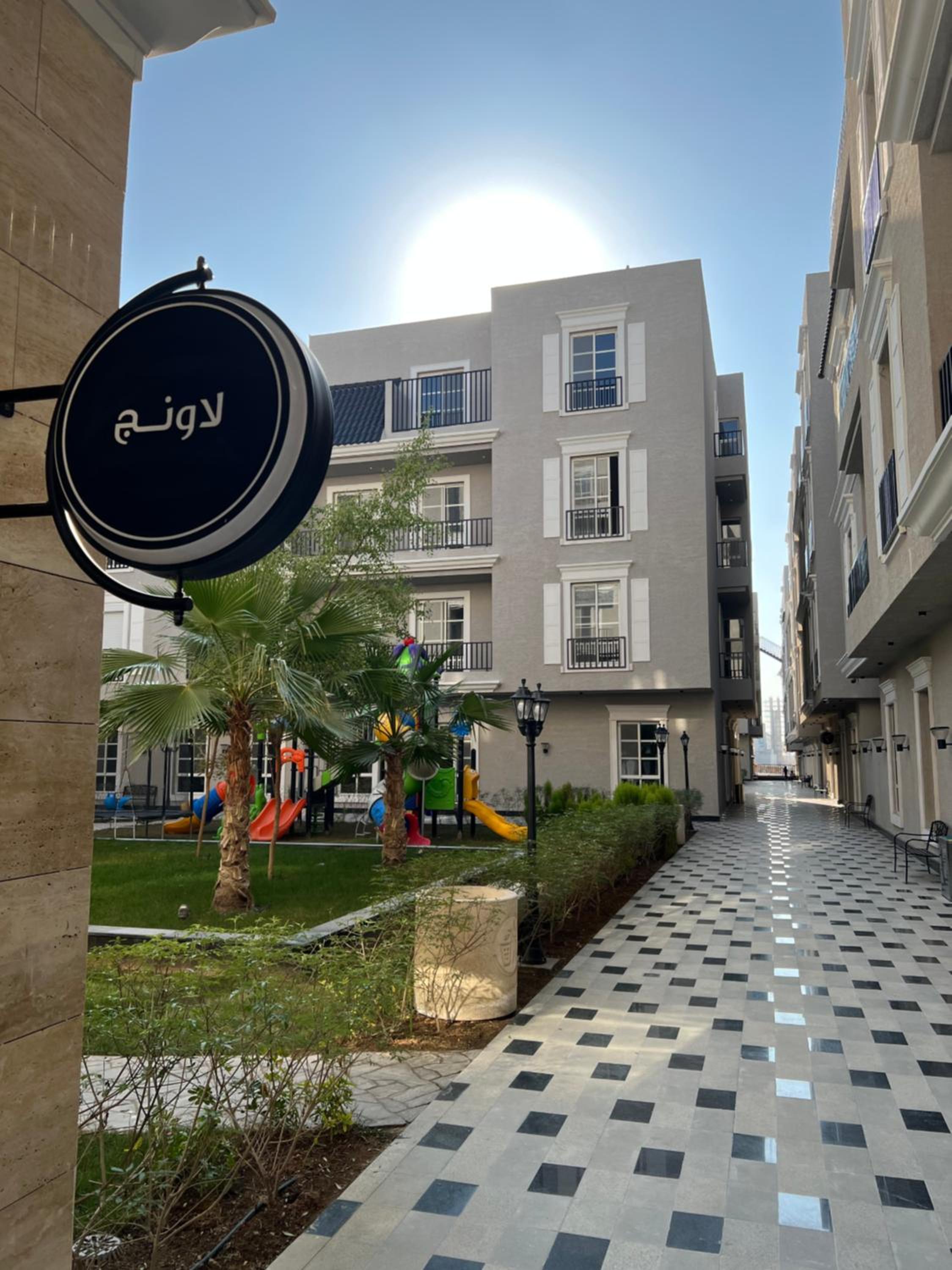 Elegant 3BR Apartment near Boulevard NZL108