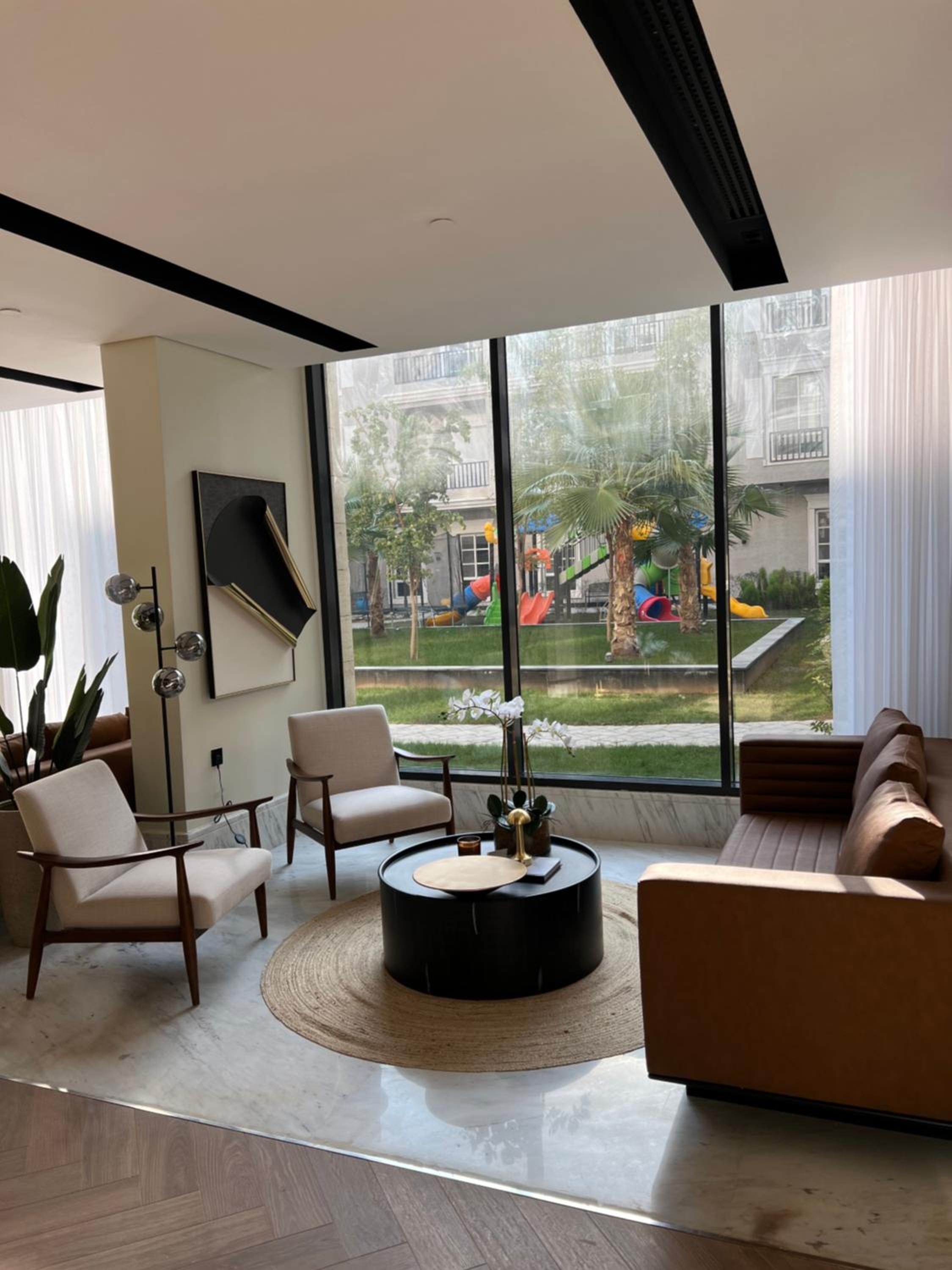 Elegant 3BR Apartment near Boulevard NZL108