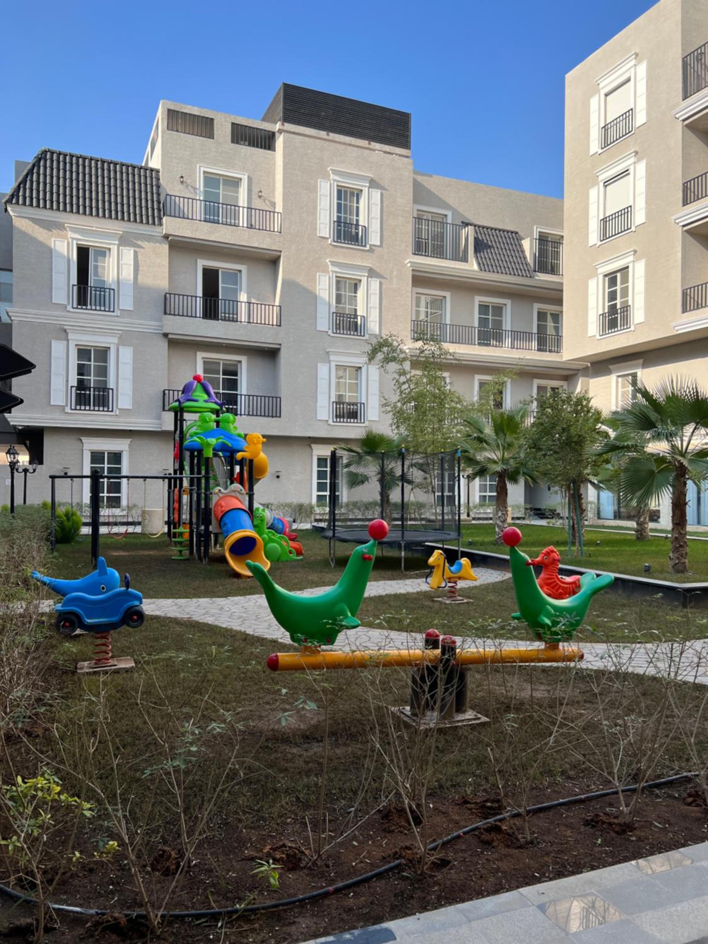 Elegant 3BR Apartment near Boulevard NZL108