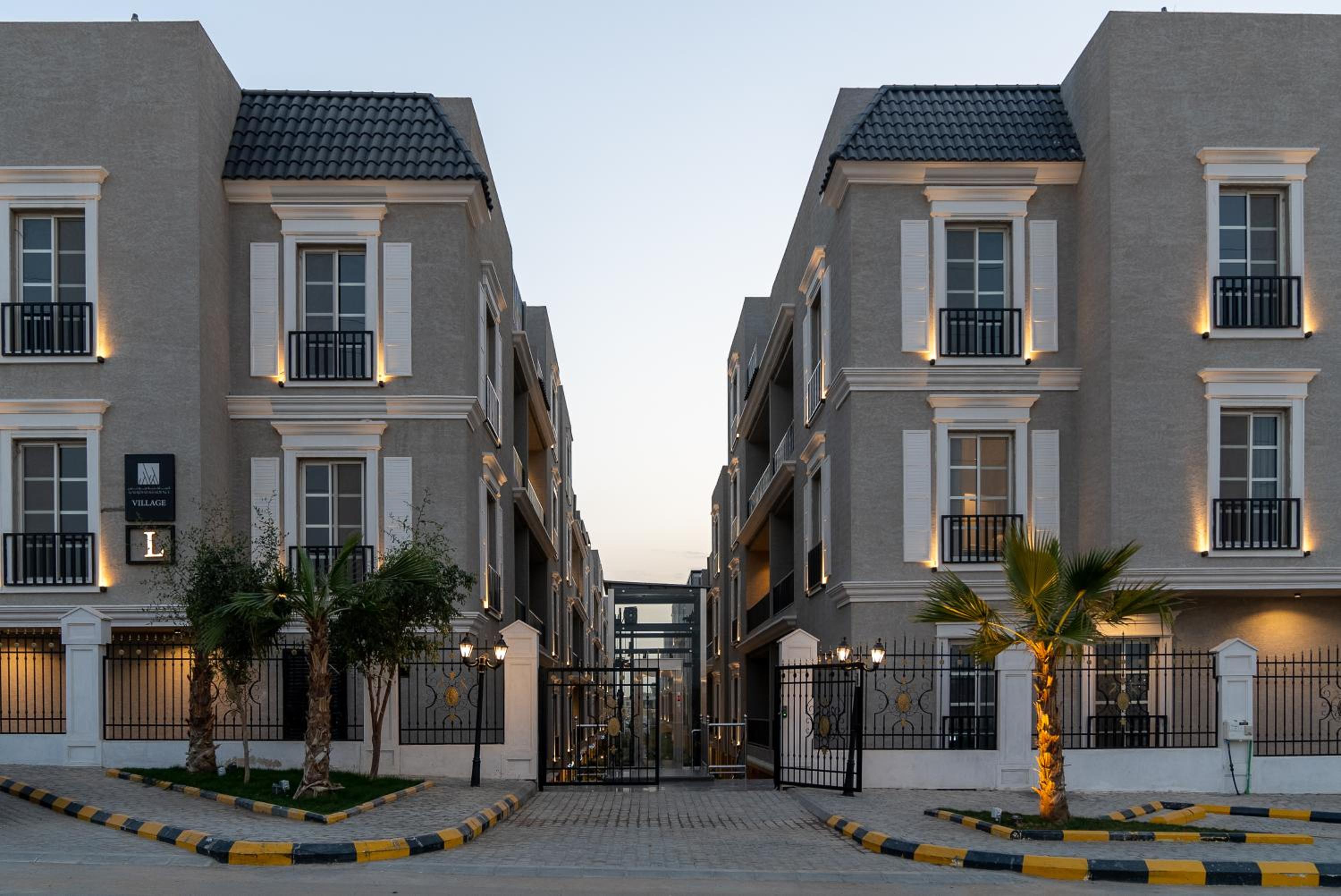 Elegant 3BR Apartment near Boulevard NZL108