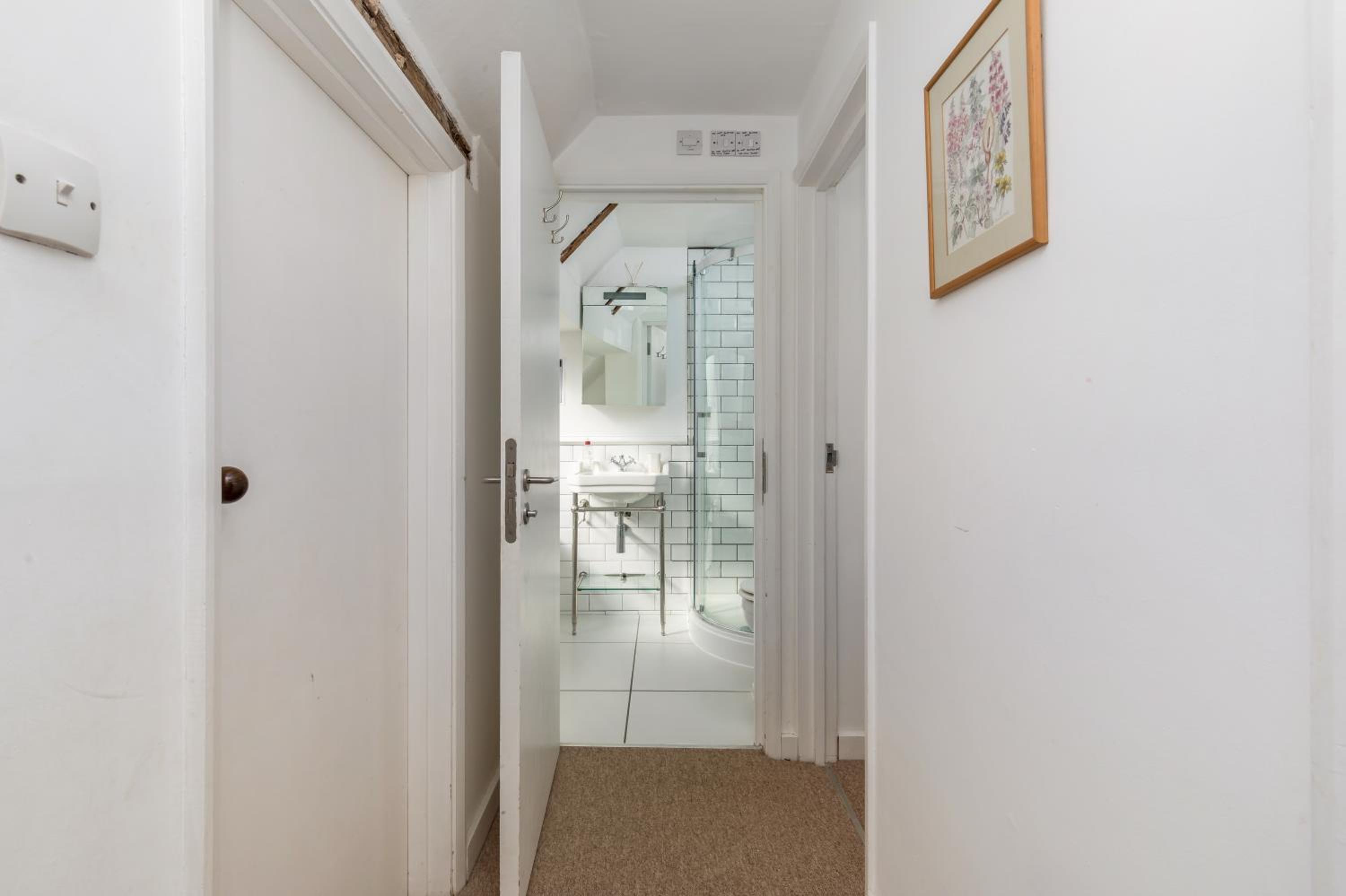 Danny Lodge - Country Cottage Near Brighton by Huluki Sussex Stays, photo 25