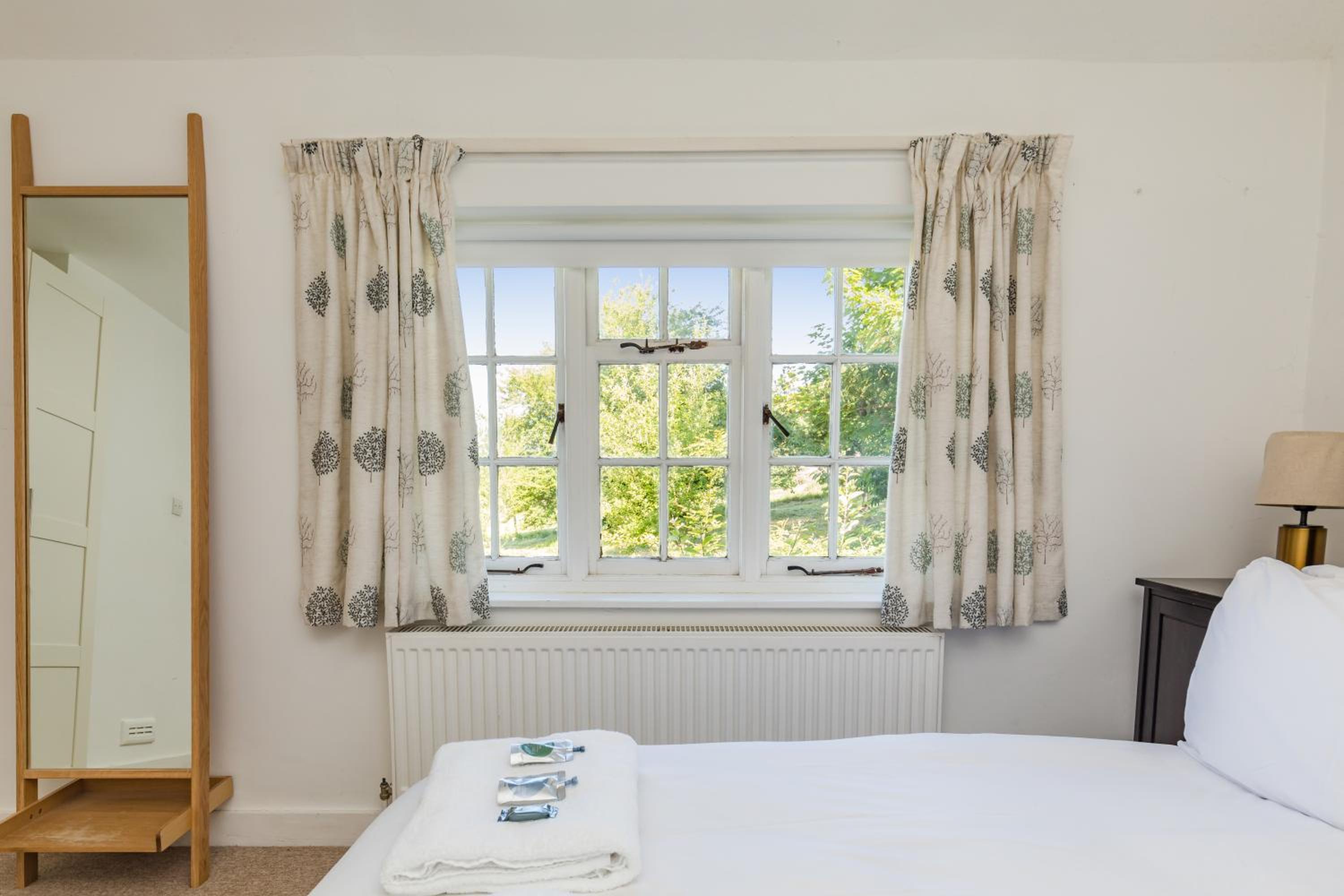 Danny Lodge - Country Cottage Near Brighton by Huluki Sussex Stays, photo 9
