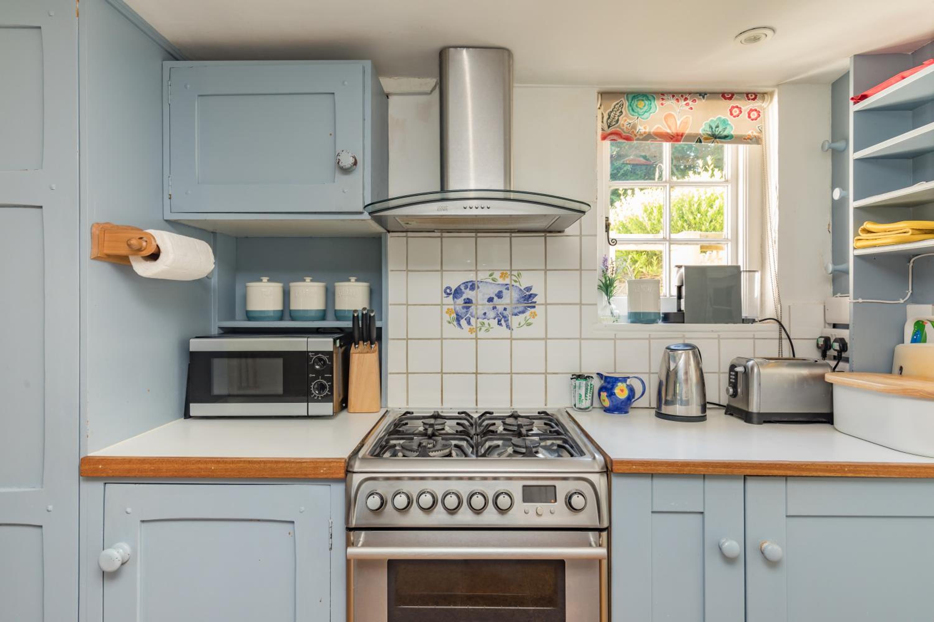 Danny Lodge - Country Cottage Near Brighton by Huluki Sussex Stays, photo 24