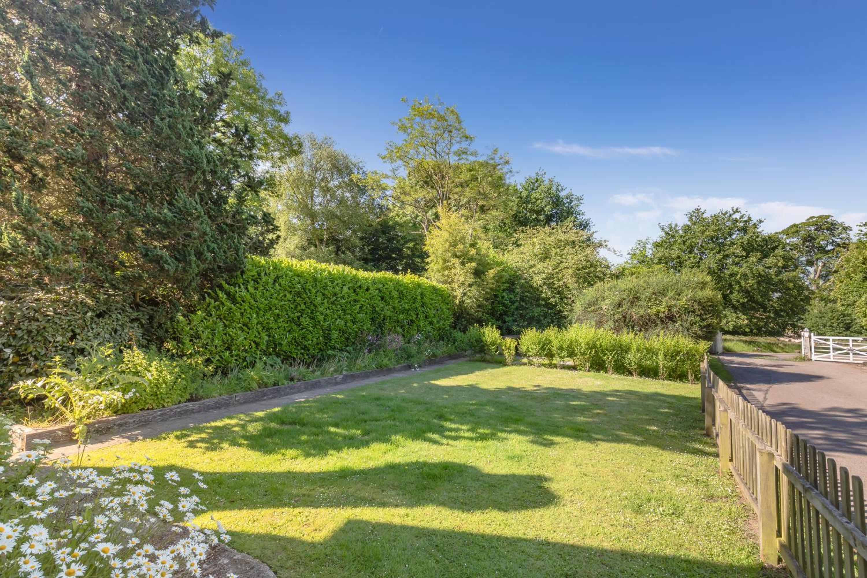 Danny Lodge - Country Cottage Near Brighton by Huluki Sussex Stays, photo 32