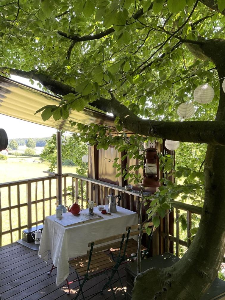 Treehouse escape