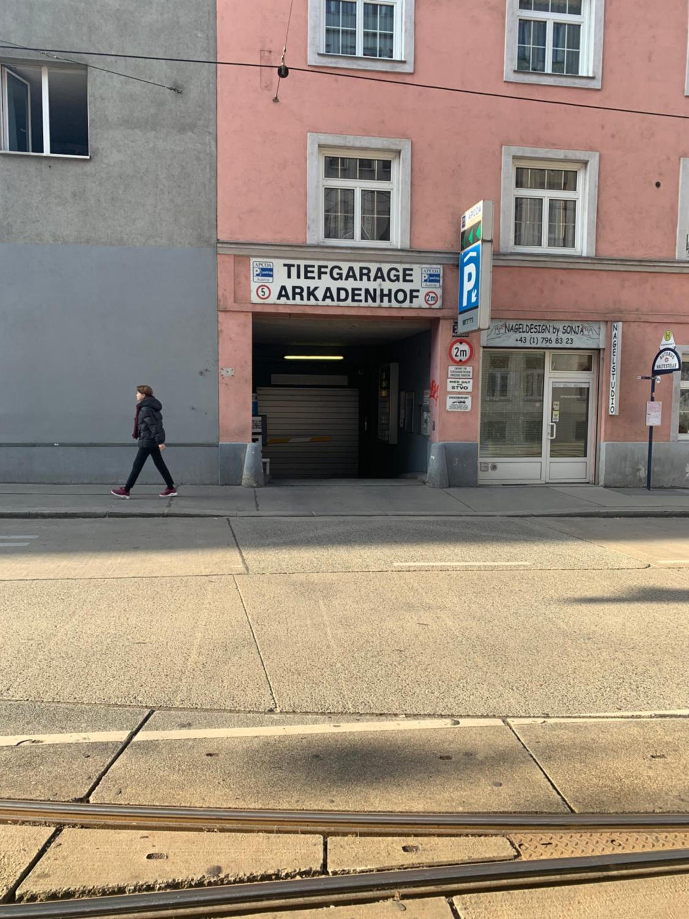 Skyscraper-Feeling With Parking Nearby