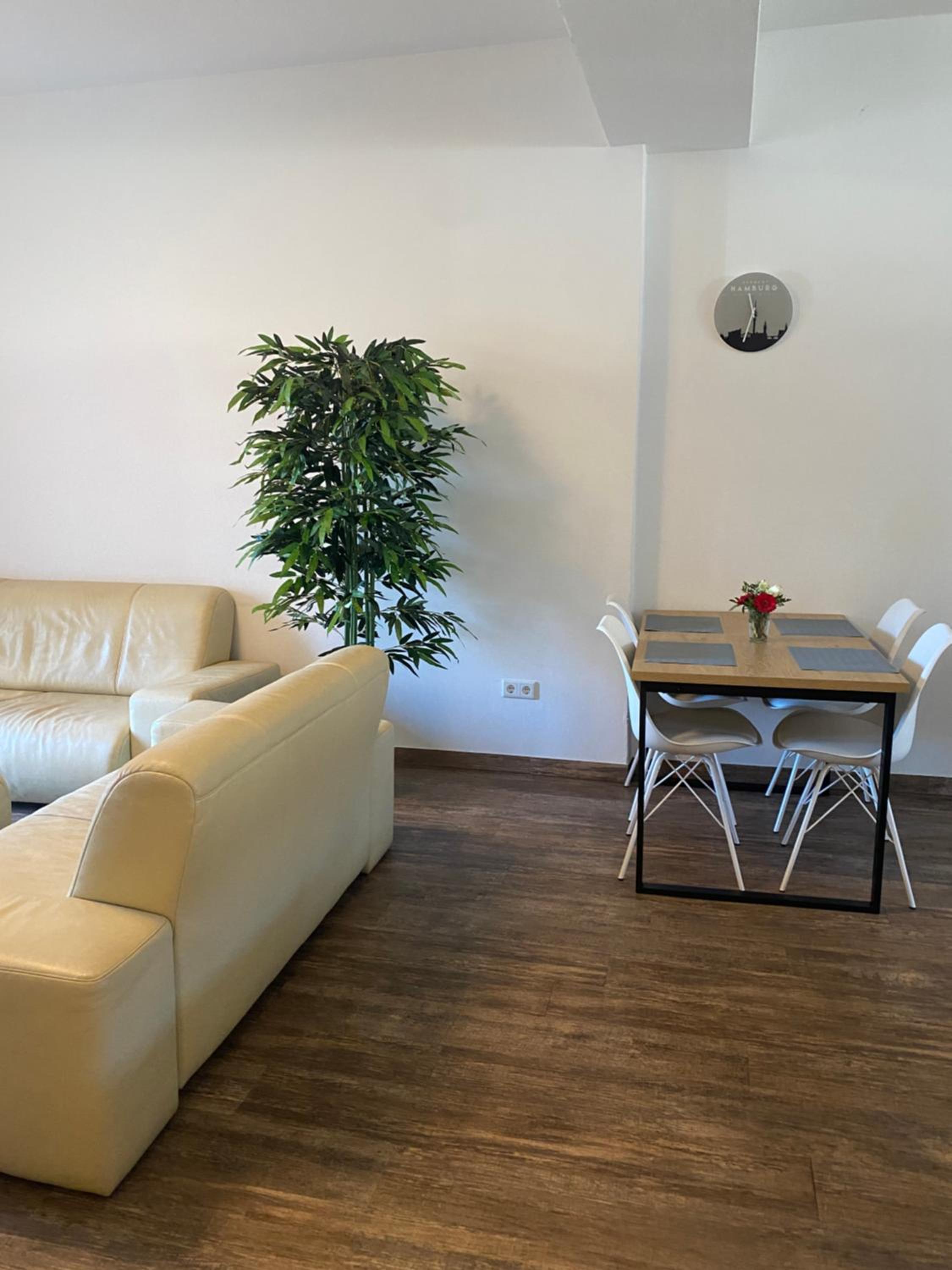 BIELEFELD CITY APARTMENTS - komfortable Einzelzimmer und Doppelzimmer - moderne Badezimmer, schnelles WLAN, Self-Check-In