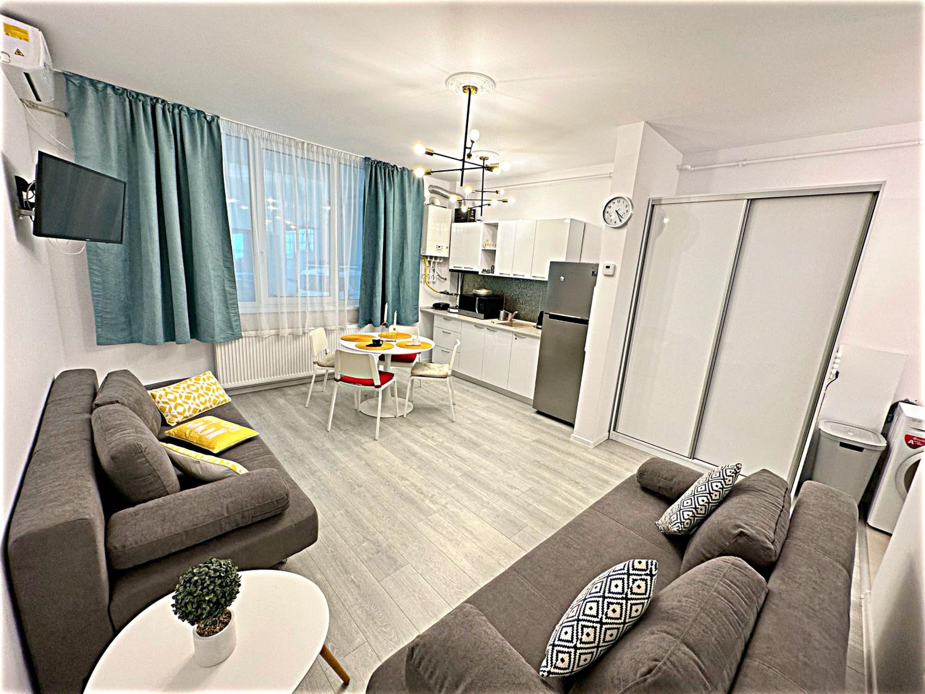 Hezo Sunshine Studio and Apartment view 4