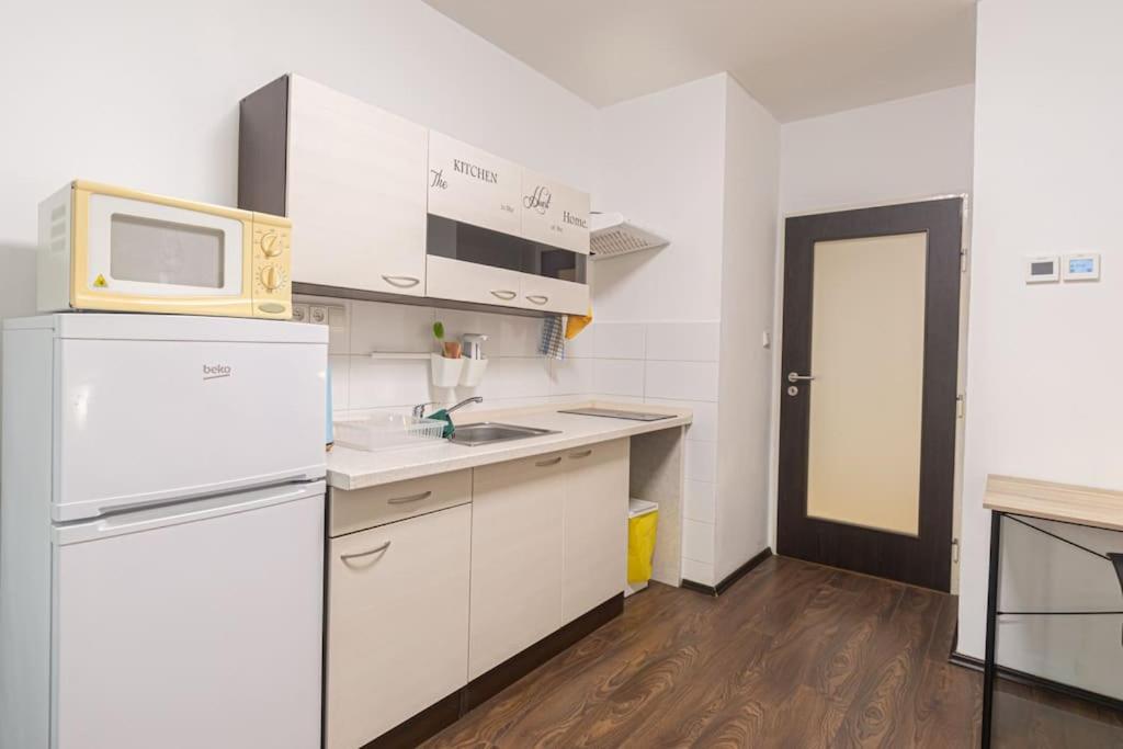 Cozy basement flat, SkyShowtime, 3 minutes to center