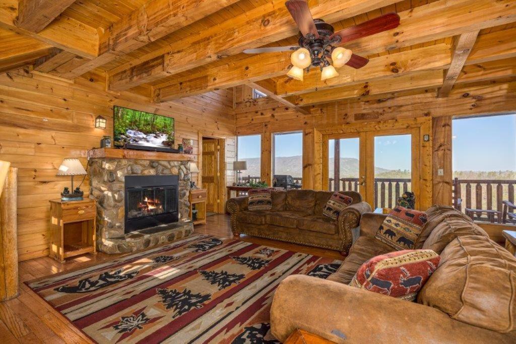 Grand Vista Lodge view 2
