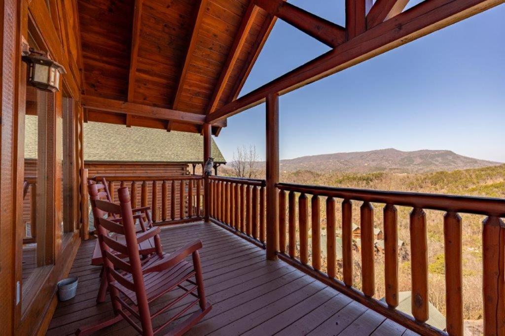 Grand Vista Lodge view 4