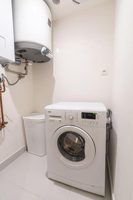 Cozy basement flat, SkyShowtime, 3 minutes to center
