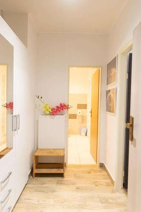Cozy basement flat, SkyShowtime, 3 minutes to center