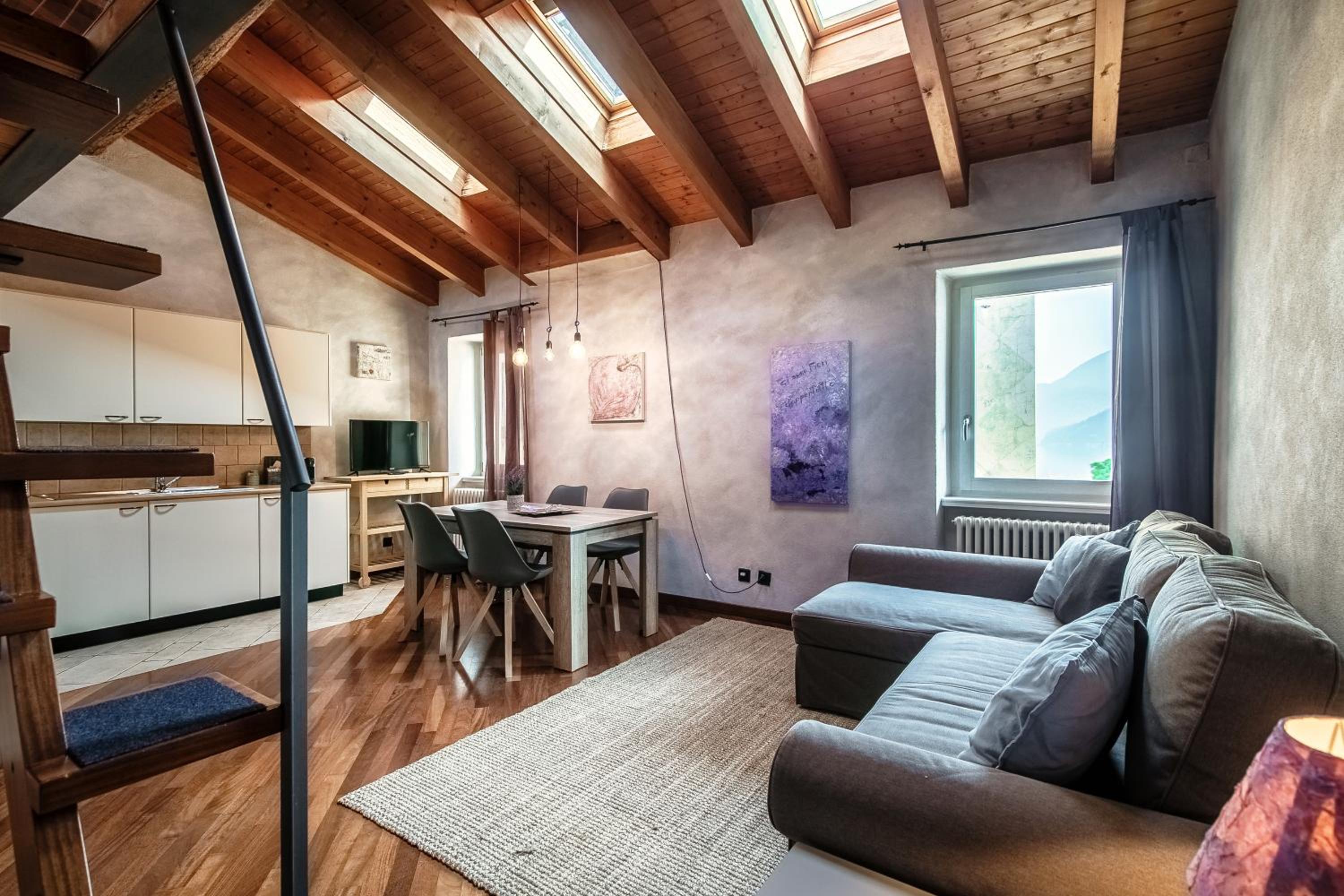 SIN4 Apartments by Quokka 360 - overlooking the lake - FAI heritage in Morcote