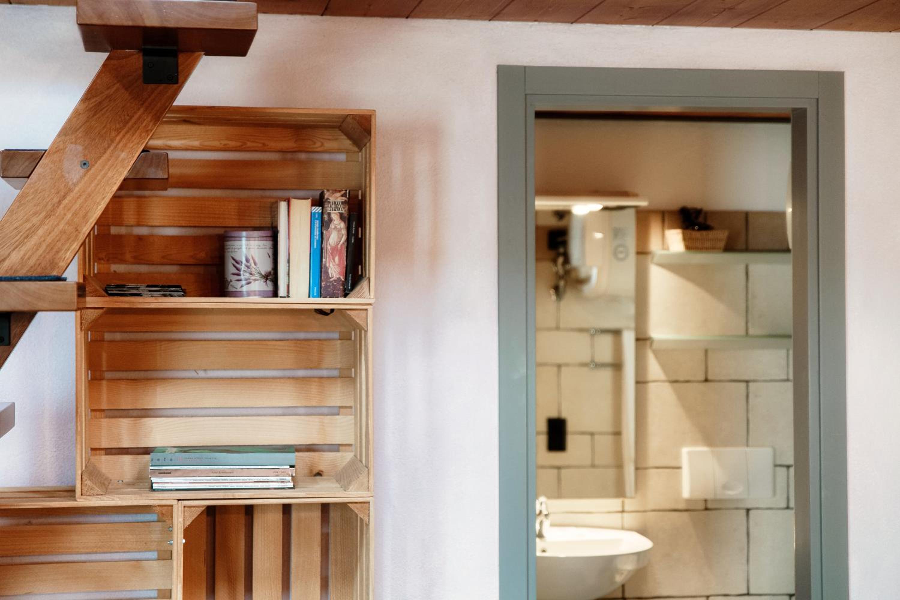 SIN4 Apartments by Quokka 360 - overlooking the lake - FAI heritage in Morcote