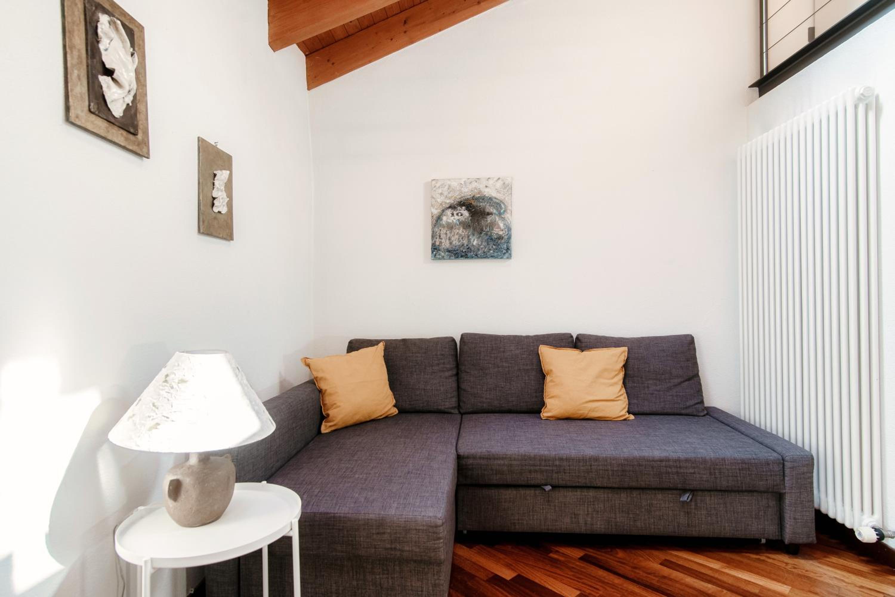 SIN4 Apartments by Quokka 360 - overlooking the lake - FAI heritage in Morcote
