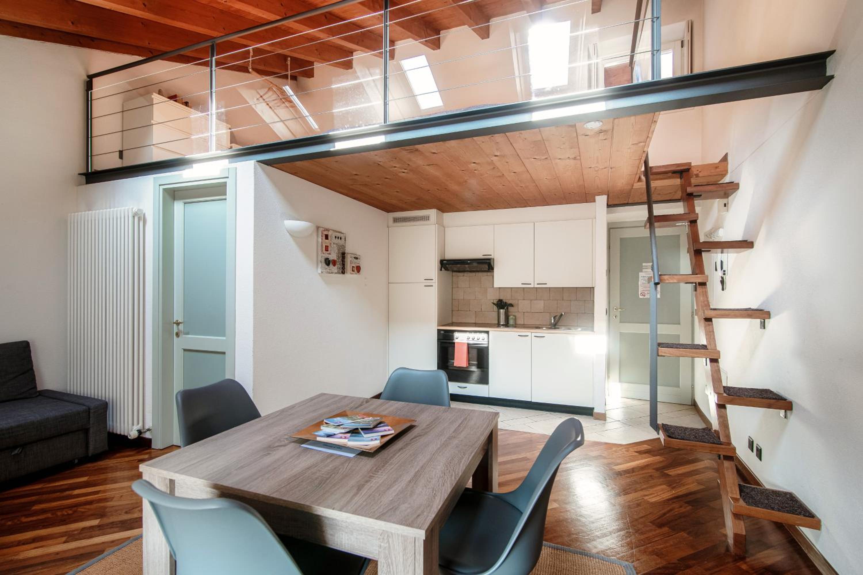SIN4 Apartments by Quokka 360 - overlooking the lake - FAI heritage in Morcote