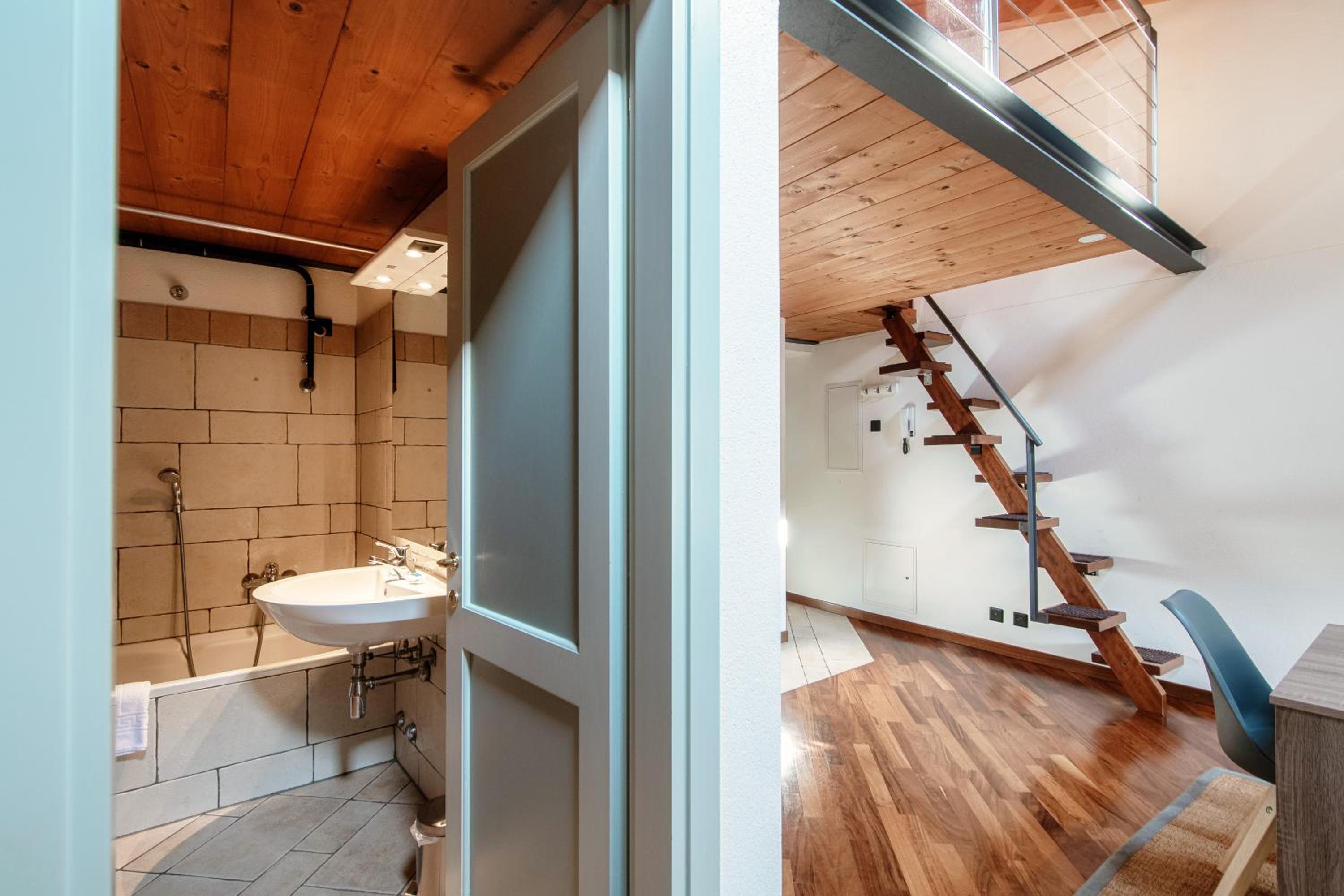 SIN4 Apartments by Quokka 360 - overlooking the lake - FAI heritage in Morcote