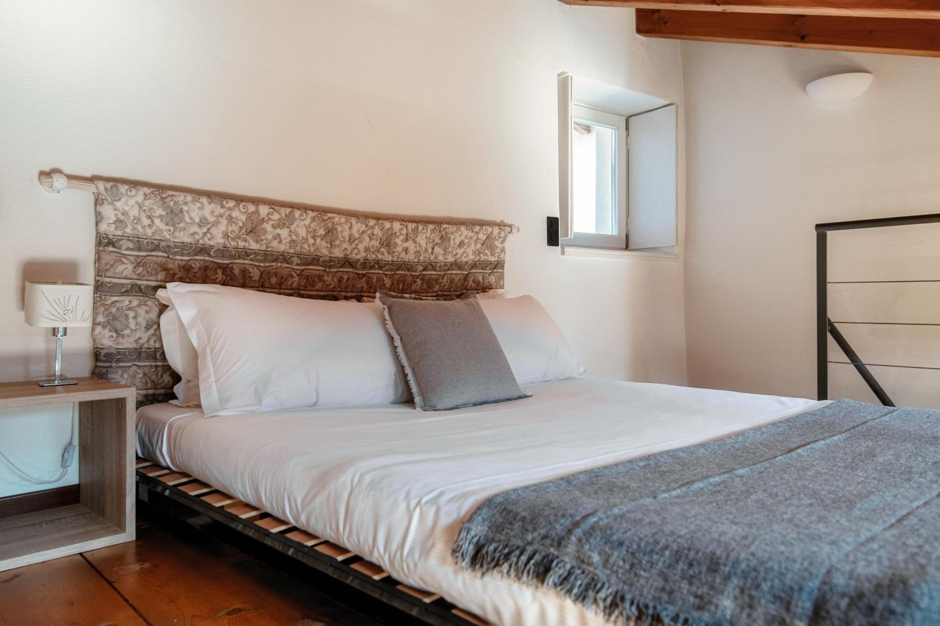 SIN4 Apartments by Quokka 360 - overlooking the lake - FAI heritage in Morcote