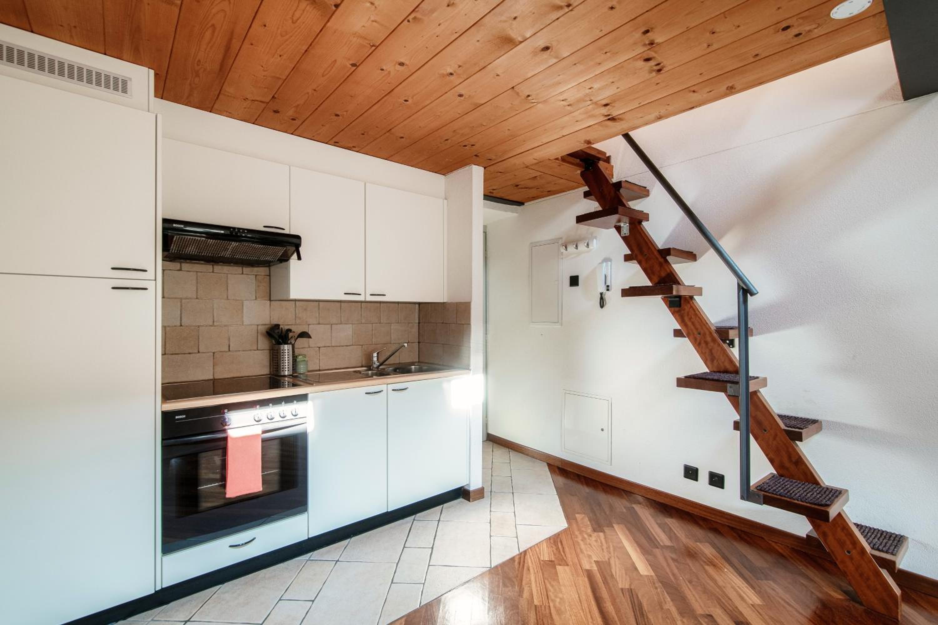 SIN4 Apartments by Quokka 360 - overlooking the lake - FAI heritage in Morcote