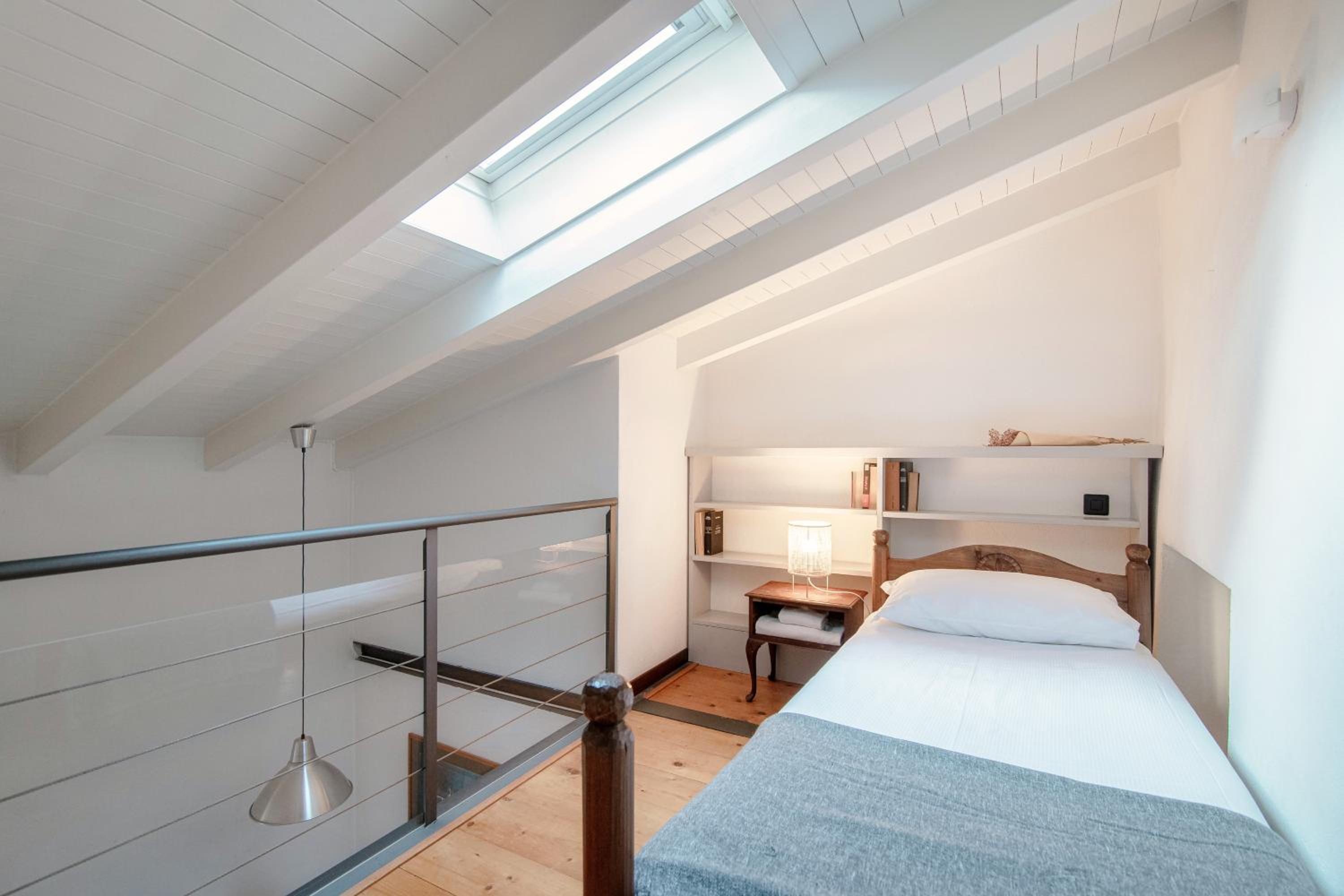 SIN4 Apartments by Quokka 360 - overlooking the lake - FAI heritage in Morcote