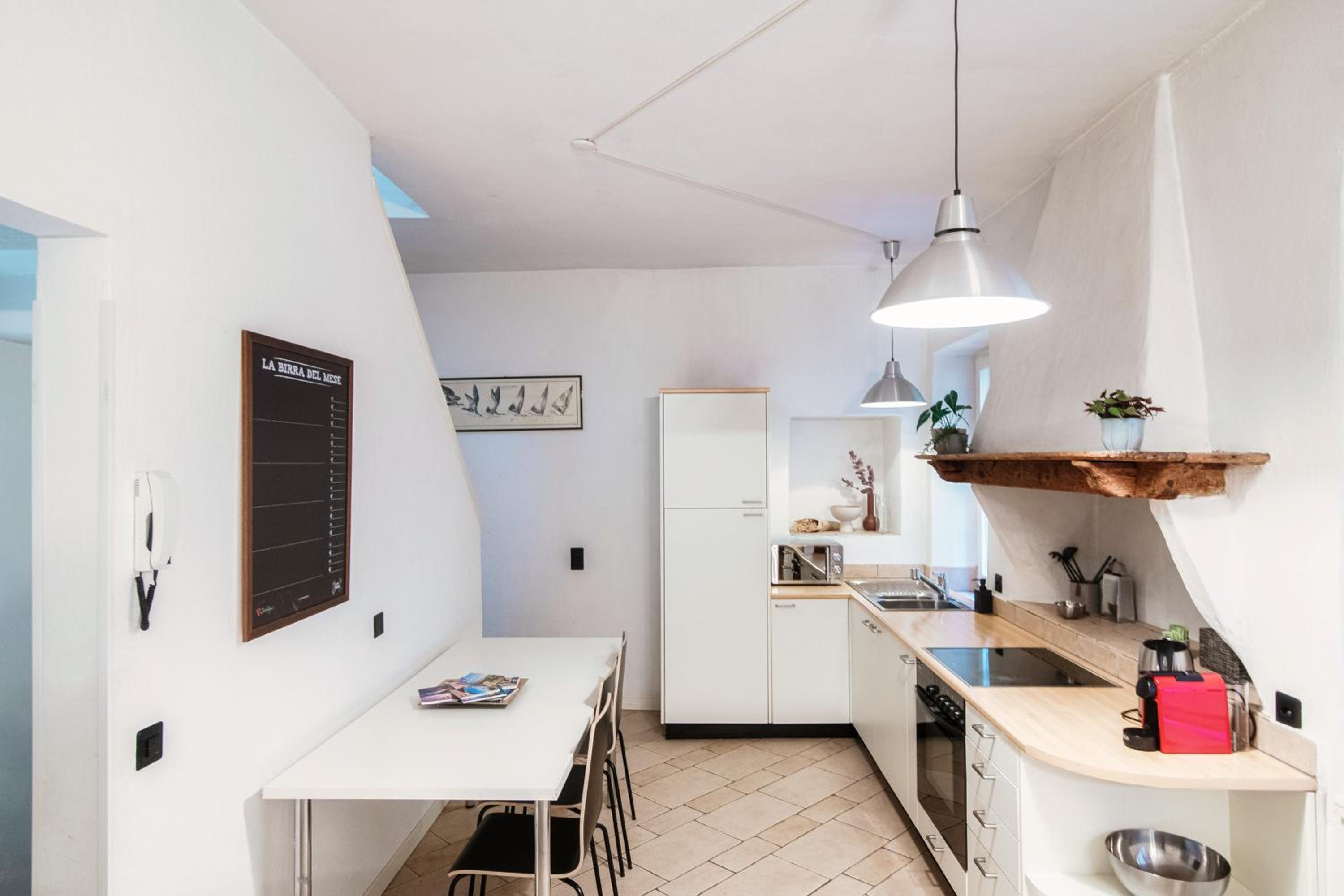 SIN4 Apartments by Quokka 360 - overlooking the lake - FAI heritage in Morcote