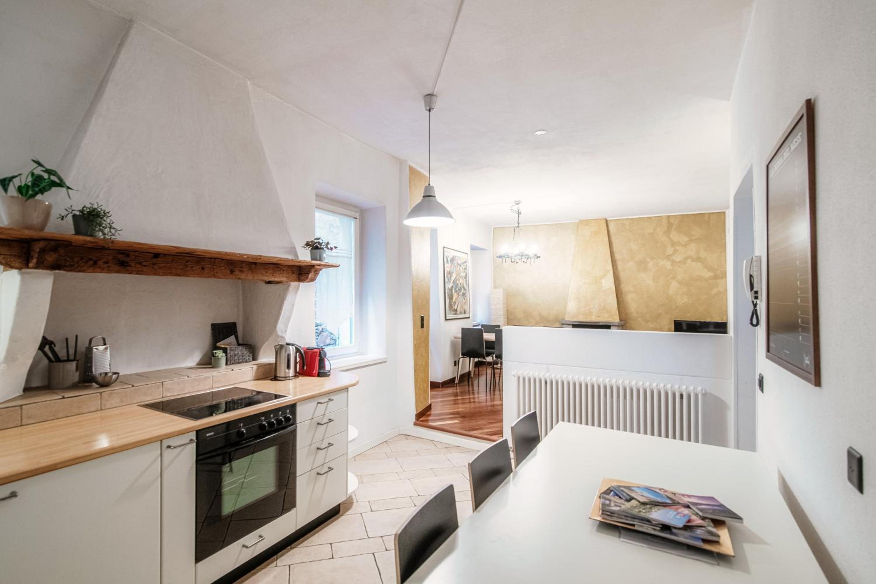 SIN4 Apartments by Quokka 360 - overlooking the lake - FAI heritage in Morcote