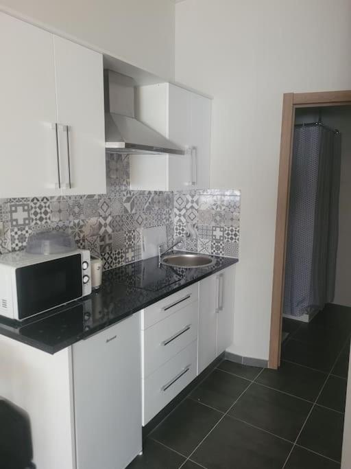 Apartamento kuko con wifi al lado metro