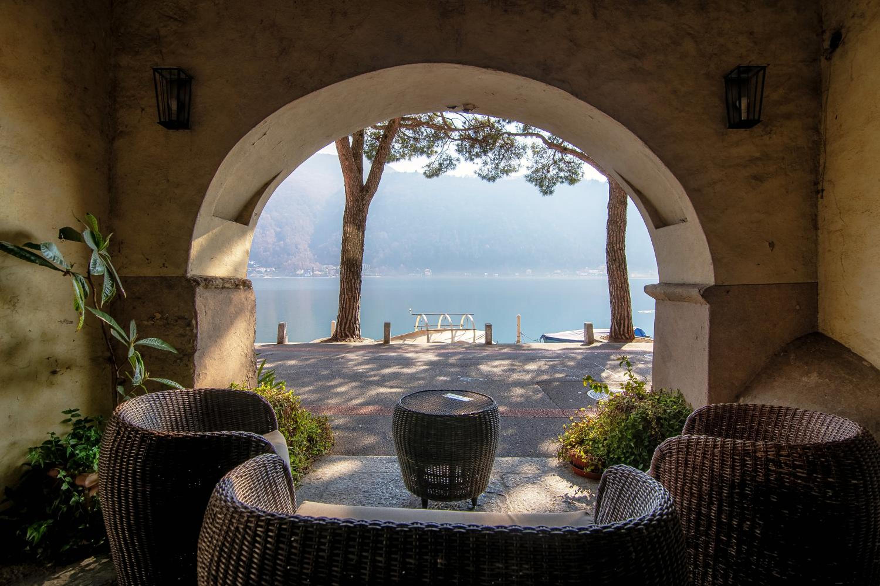 SIN4 Apartments by Quokka 360 - overlooking the lake - FAI heritage in Morcote