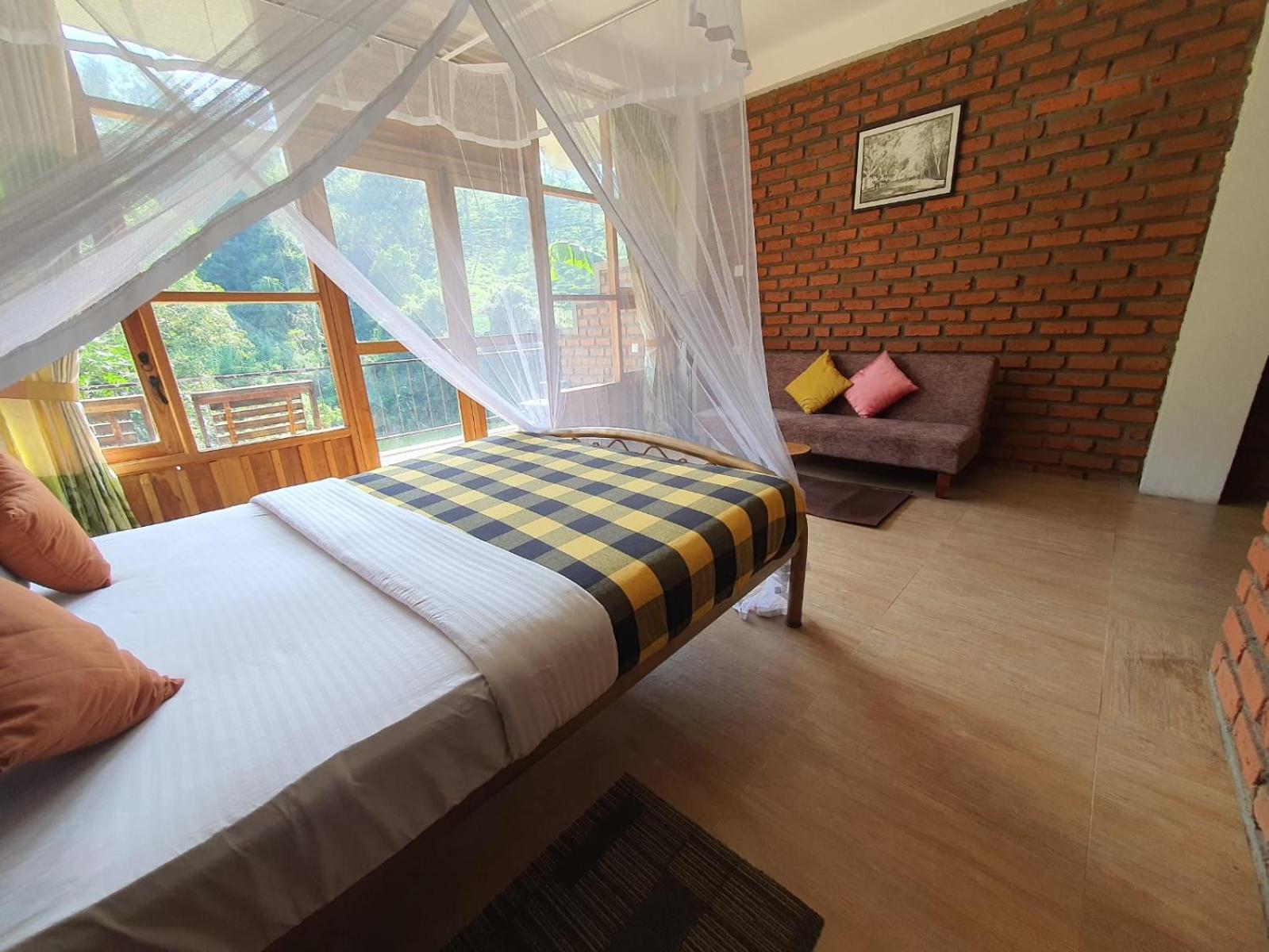 Ayubo Ella - Bed & Breakfast