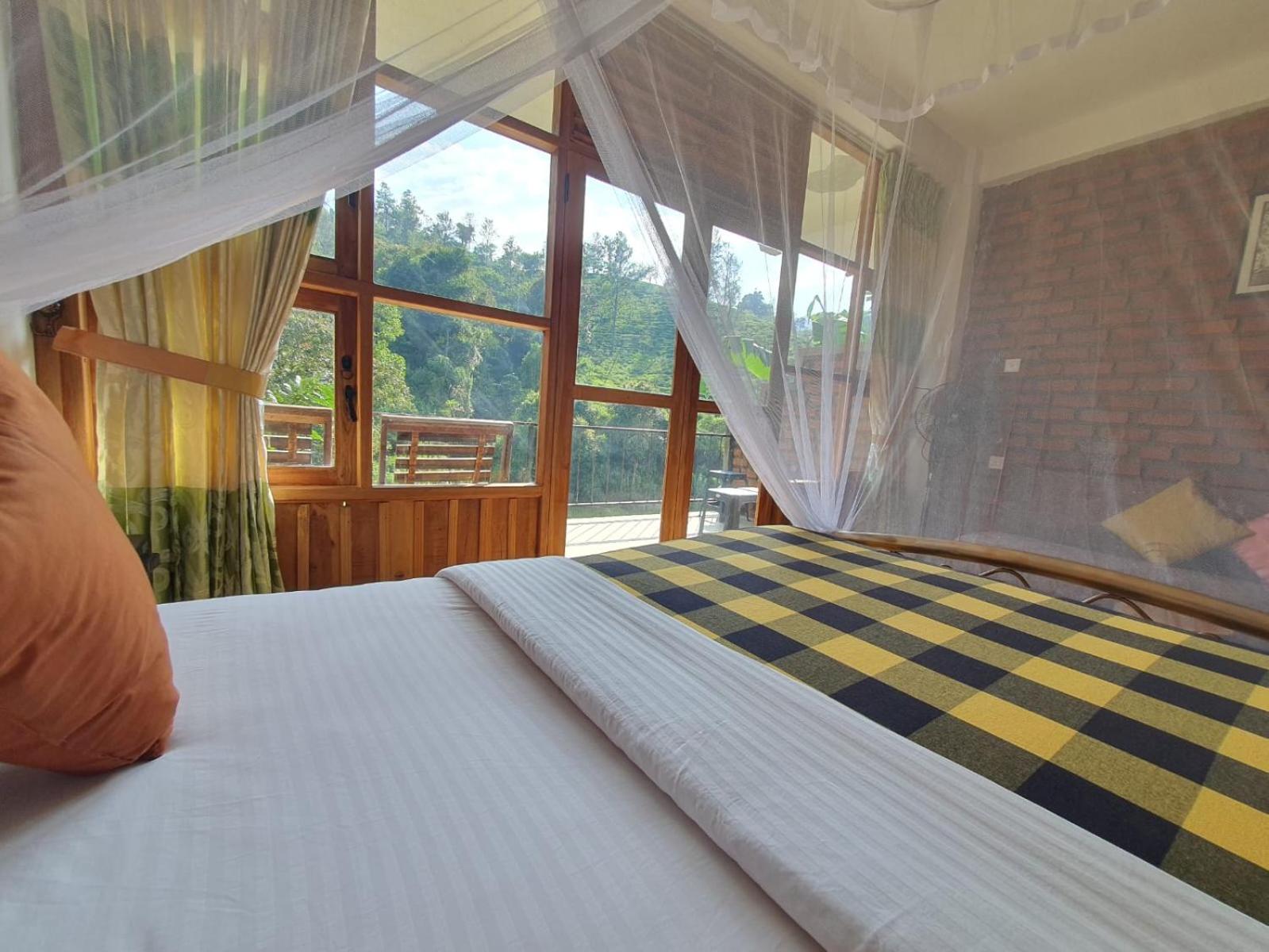 Ayubo Ella - Bed & Breakfast