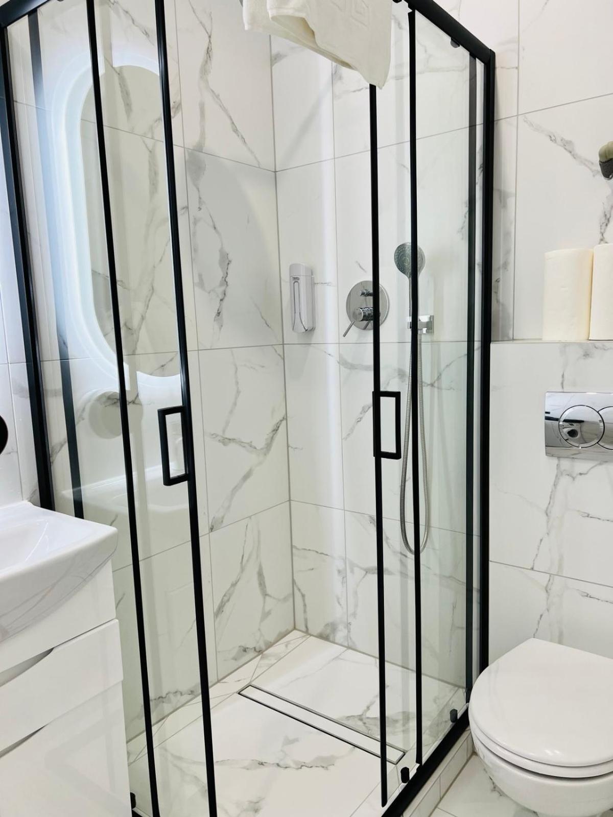 Gold Apartment Vysochana18