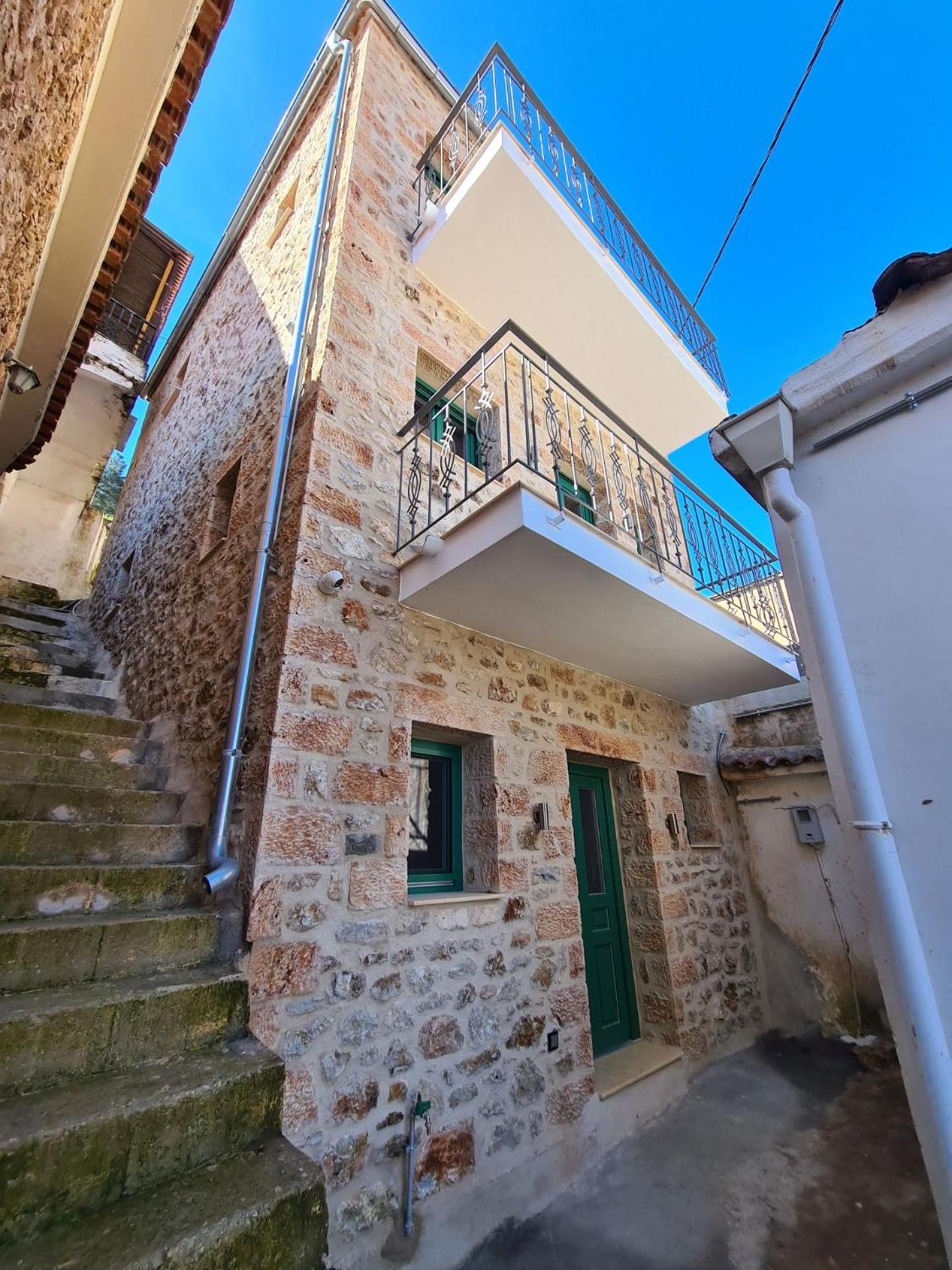 Gythio townhouse
