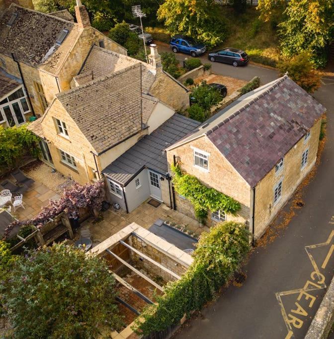 Cotswolds Corner Cottage