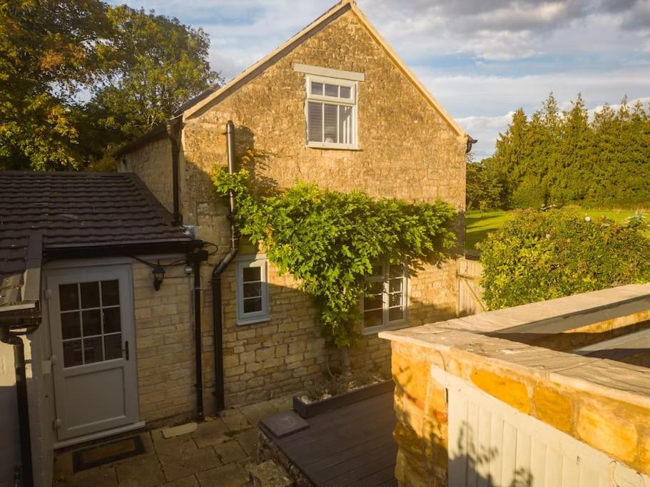 Cotswolds Corner Cottage