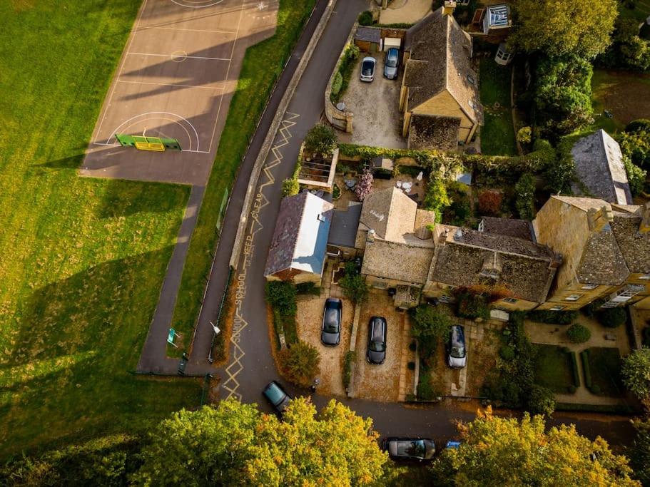 Cotswolds Corner Cottage