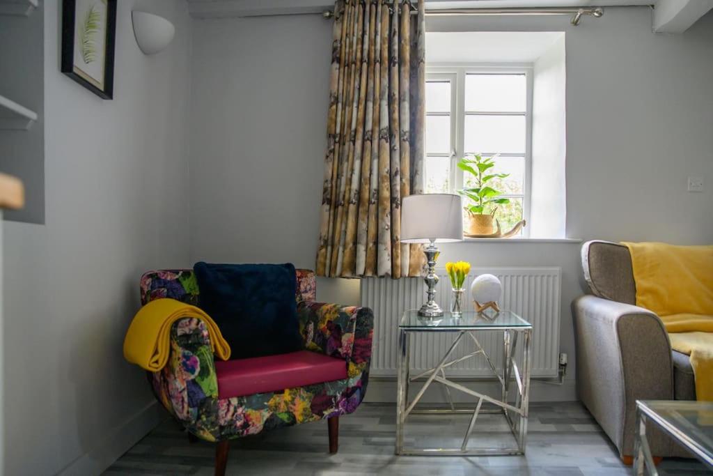Cotswolds Corner Cottage