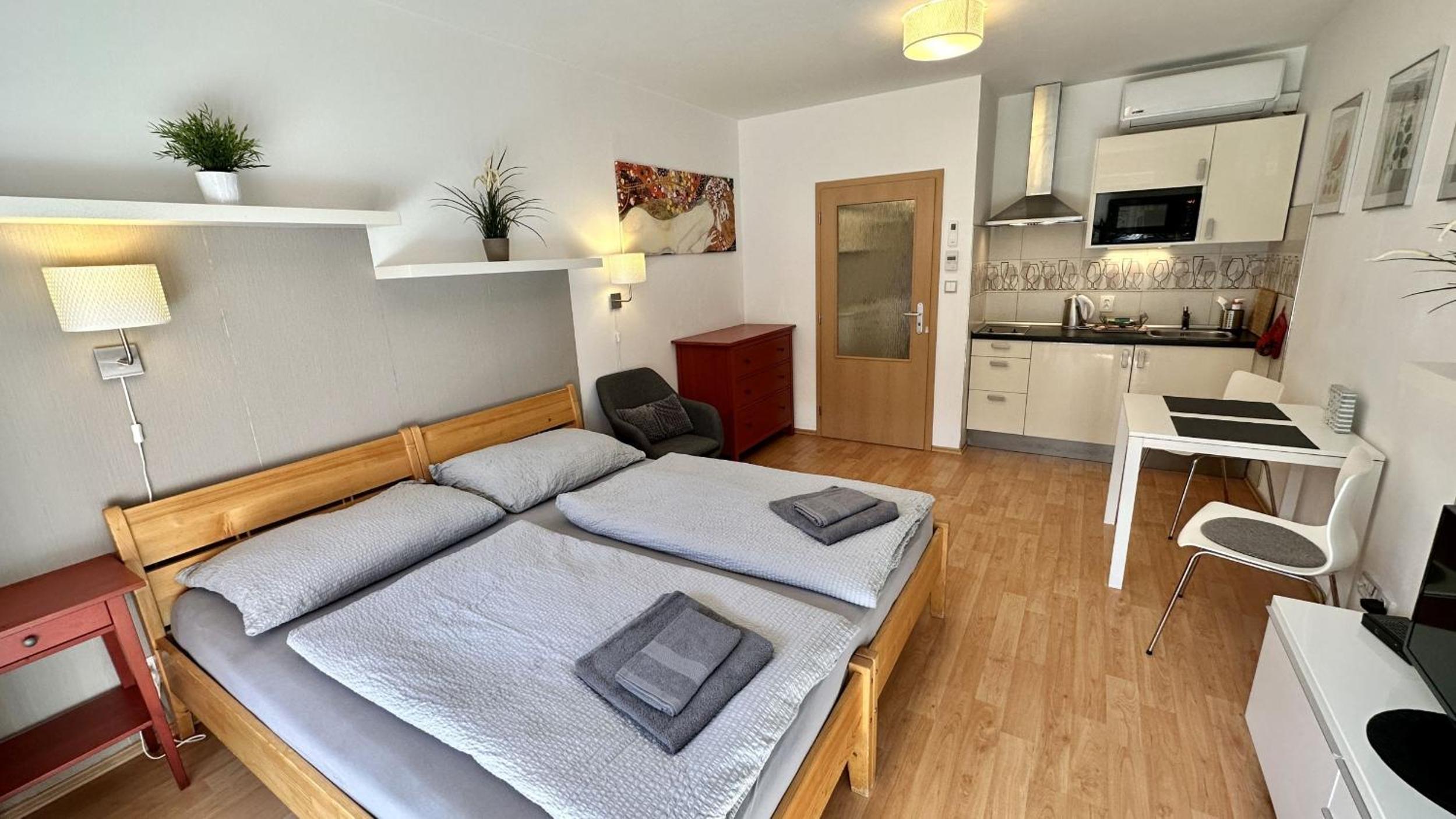 Ubytování Třeboň - apartmány Rožmberk, Svět a Baštýř