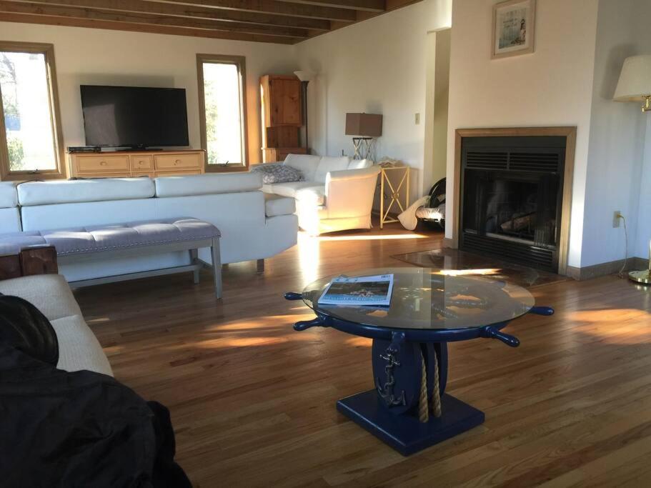 Stunning Spacious Cape Cod House with Water Views view 2