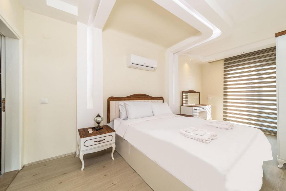 Spacious Apartment with Sea View in Alanya view 3