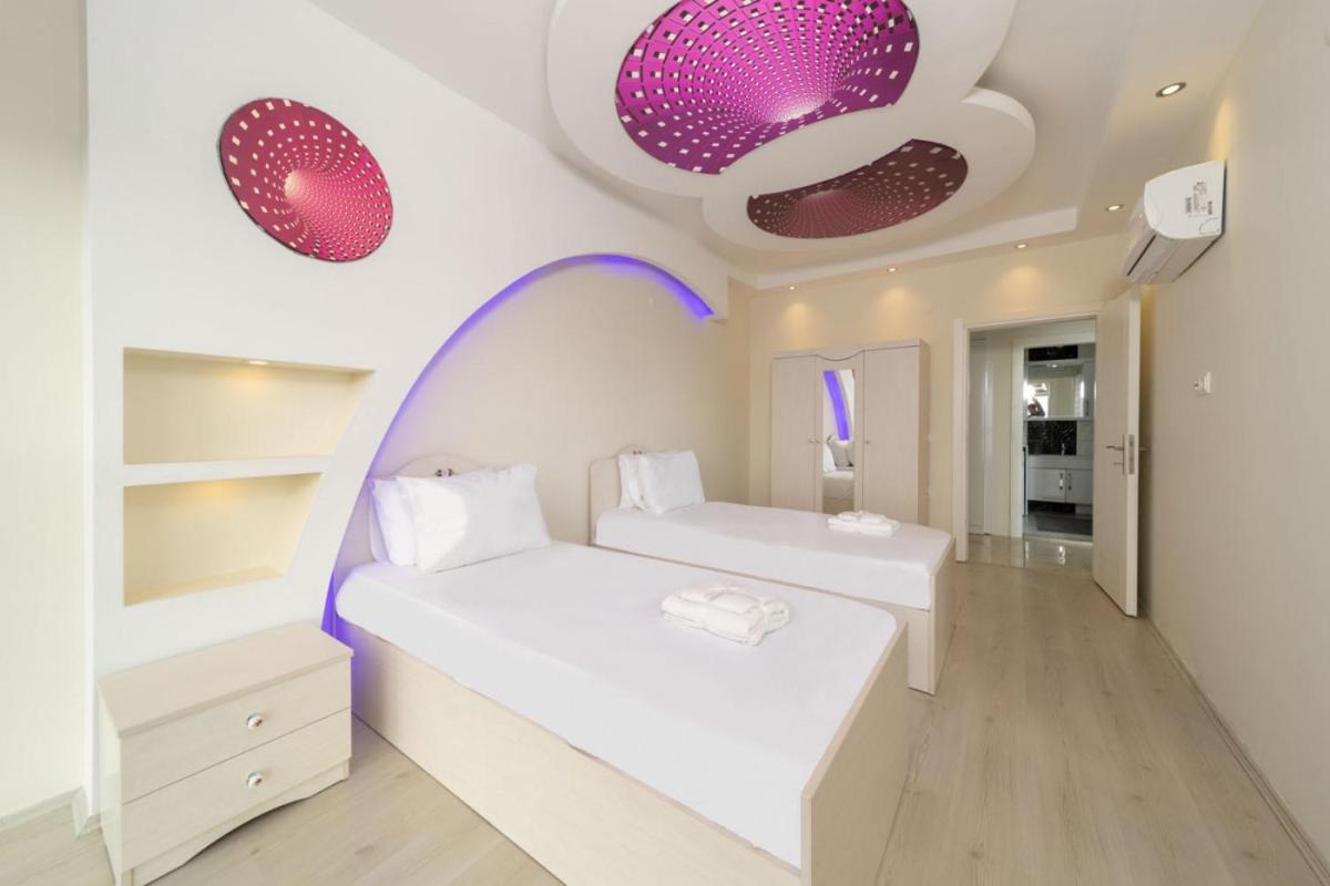 Spacious Apartment with Sea View in Alanya view 2