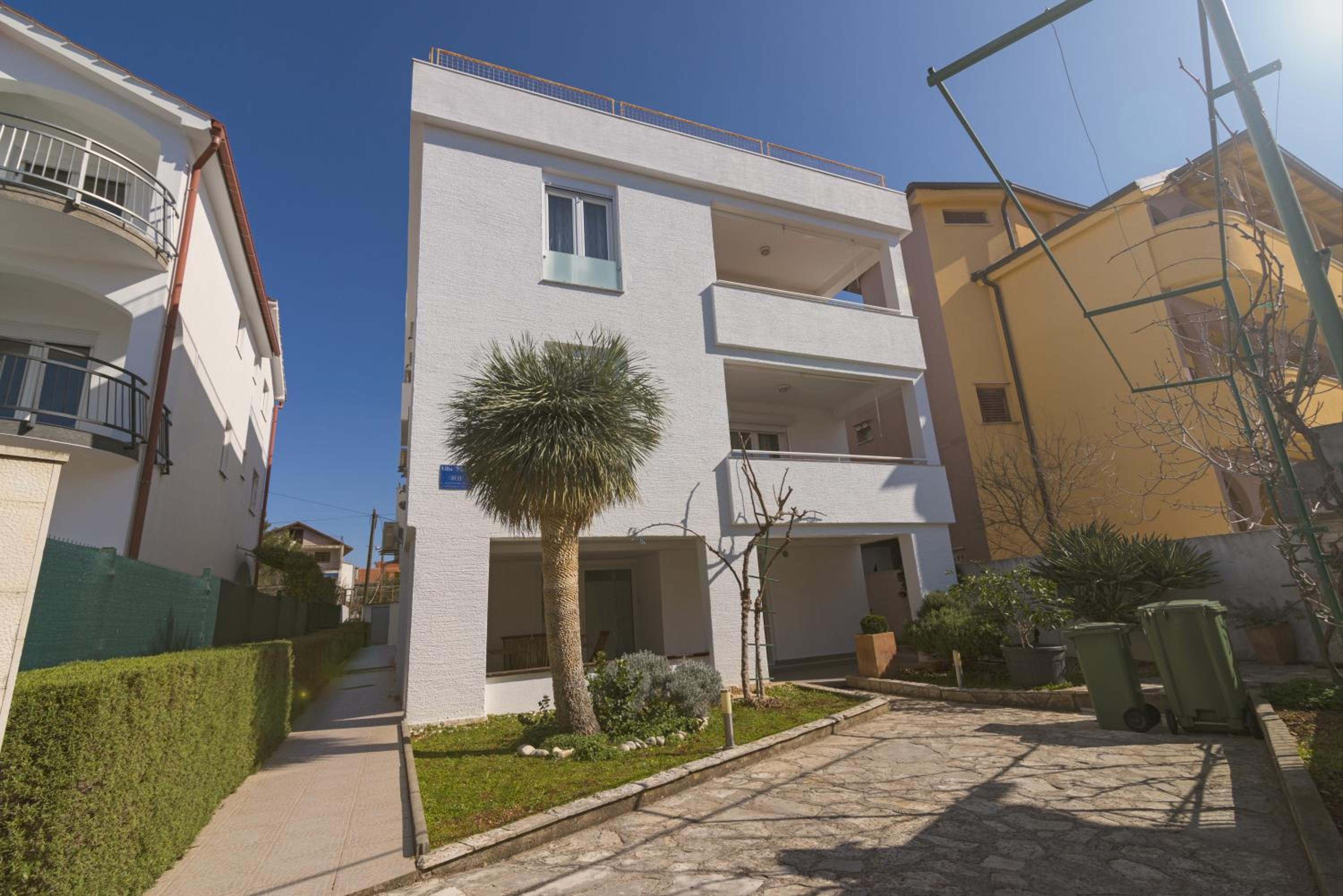 Apartments Villa Šeni
