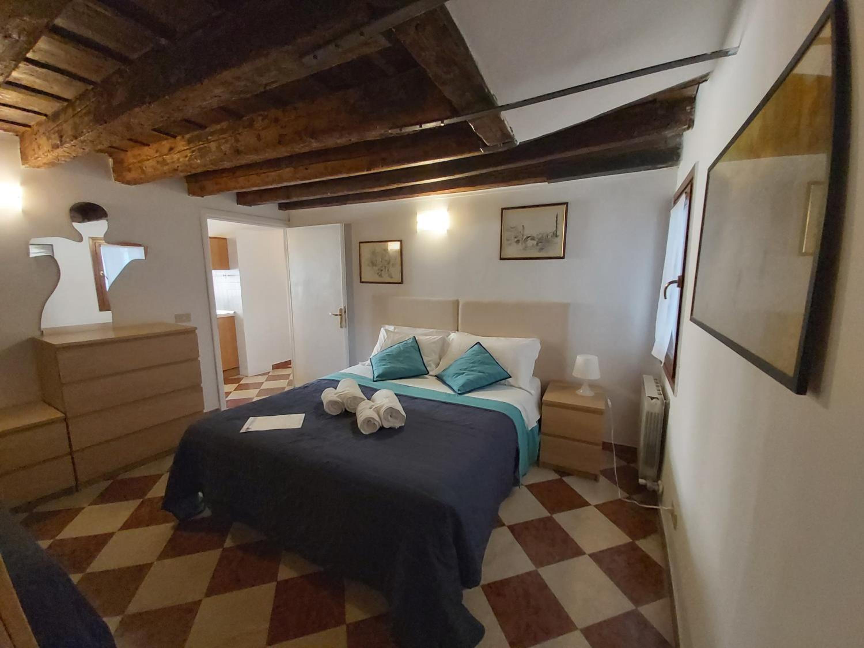 Veneziacentopercento Apartments & Rooms