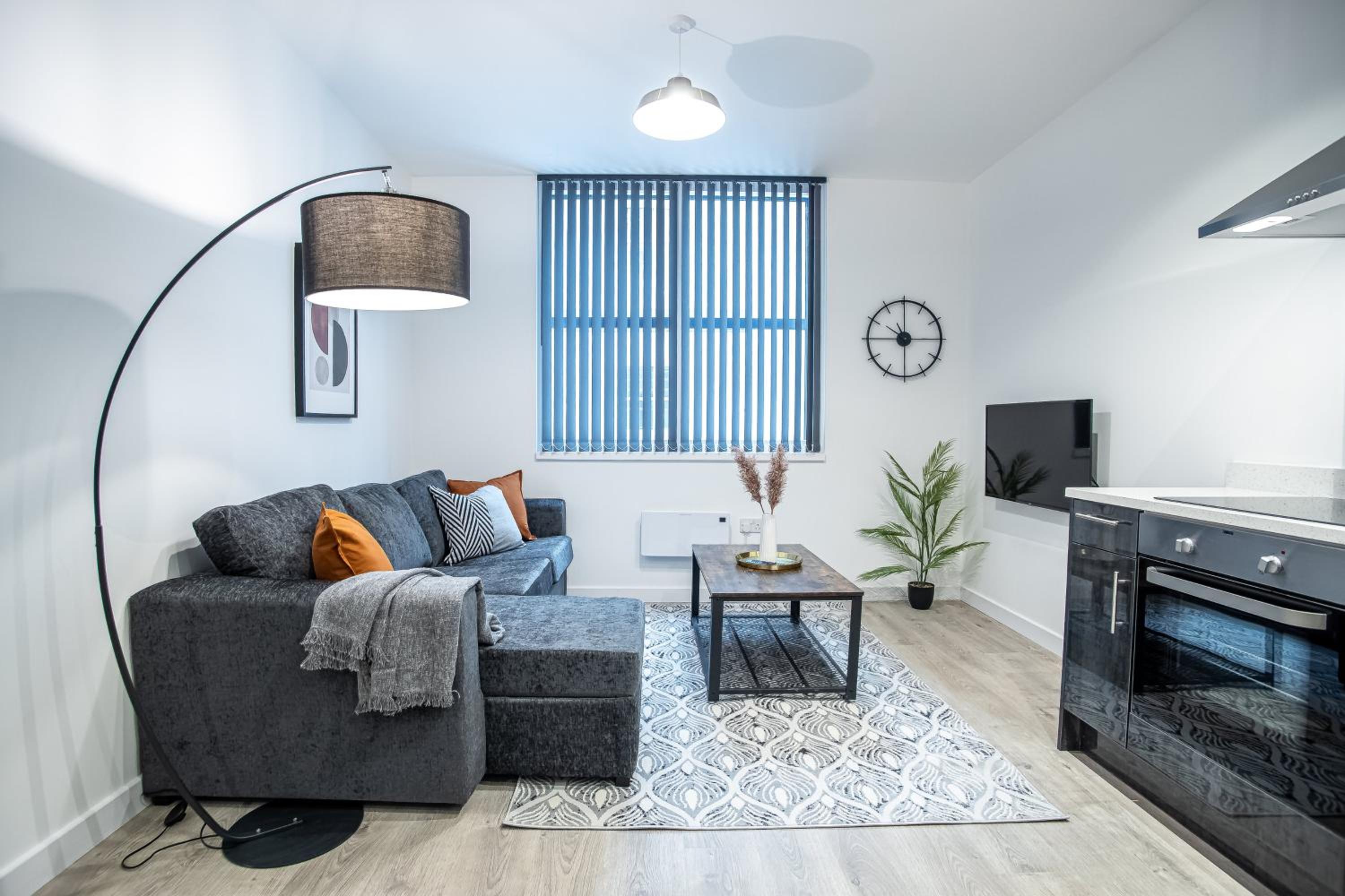 Apartments in Peterborough City Centre - Bayard Plaza view 4