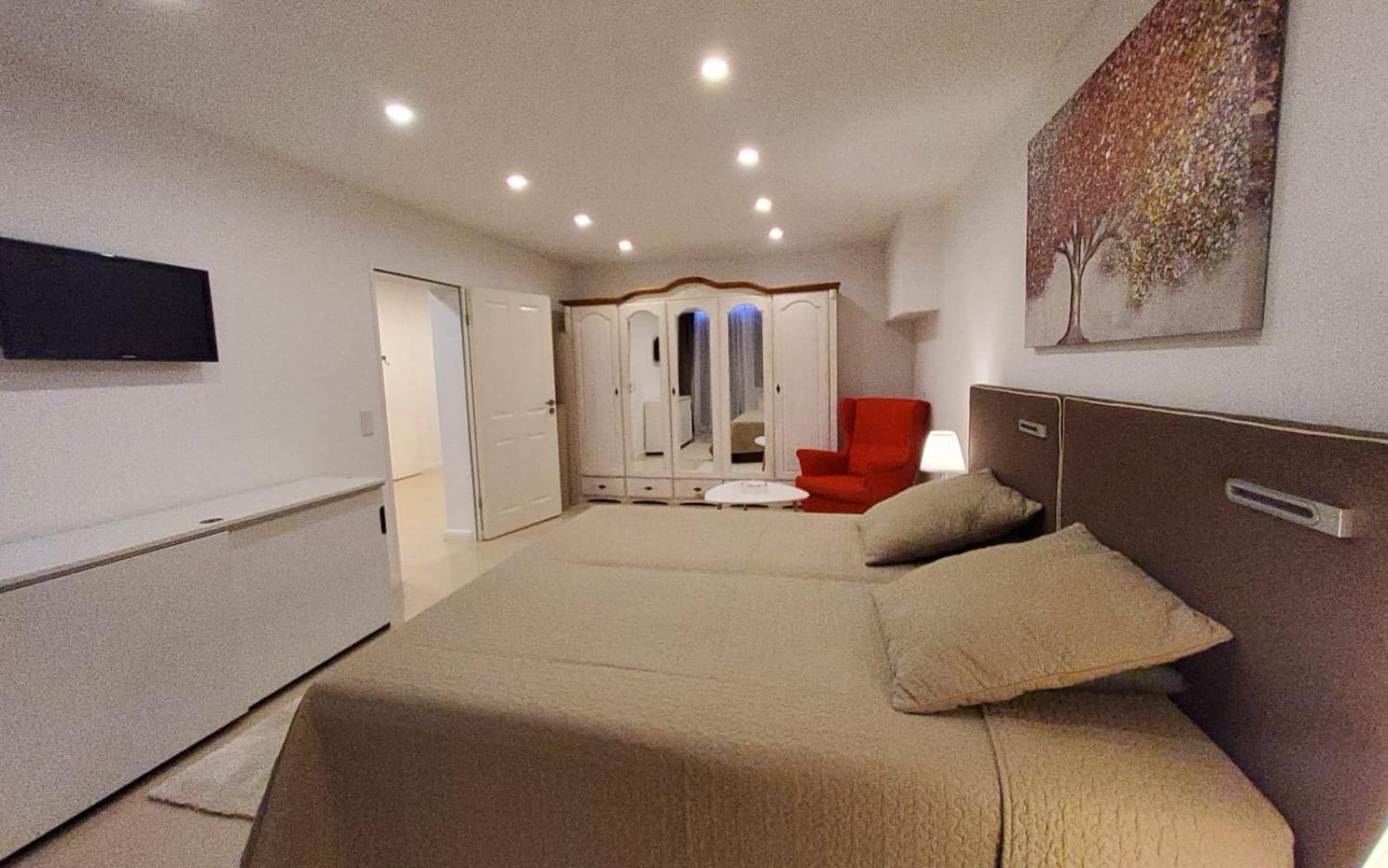 3 Zimmer Wohnung - Keine Party Wohnung ! 6 Personen