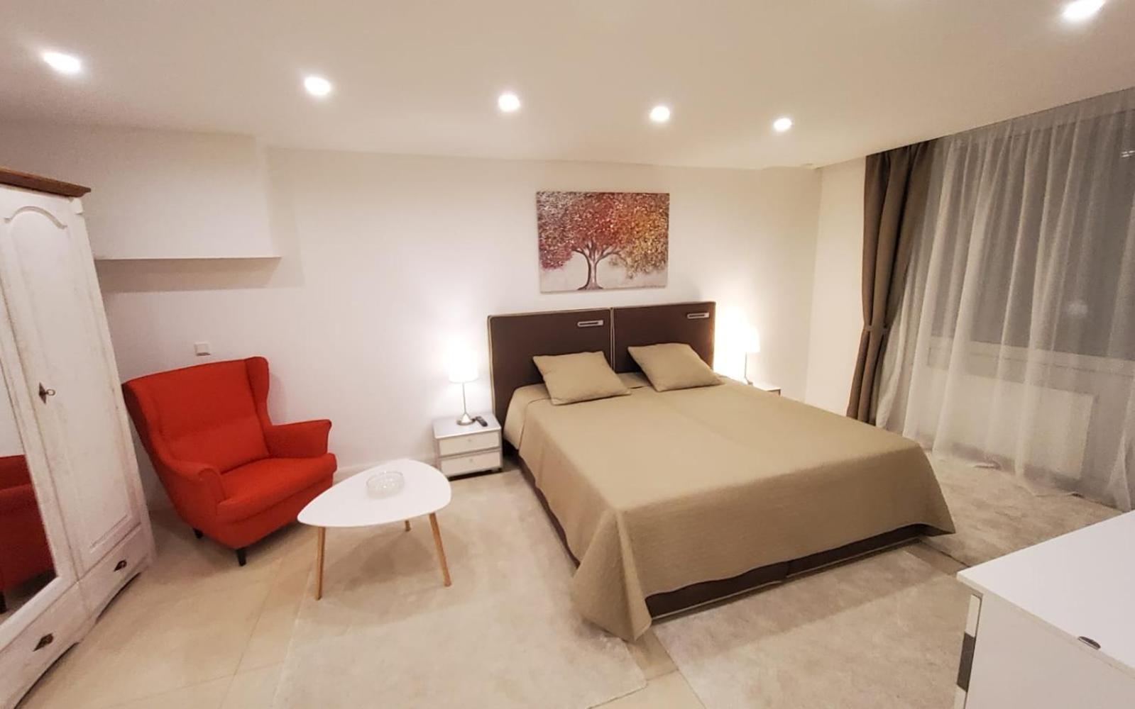3 Zimmer Wohnung - Keine Party Wohnung ! 6 Personen