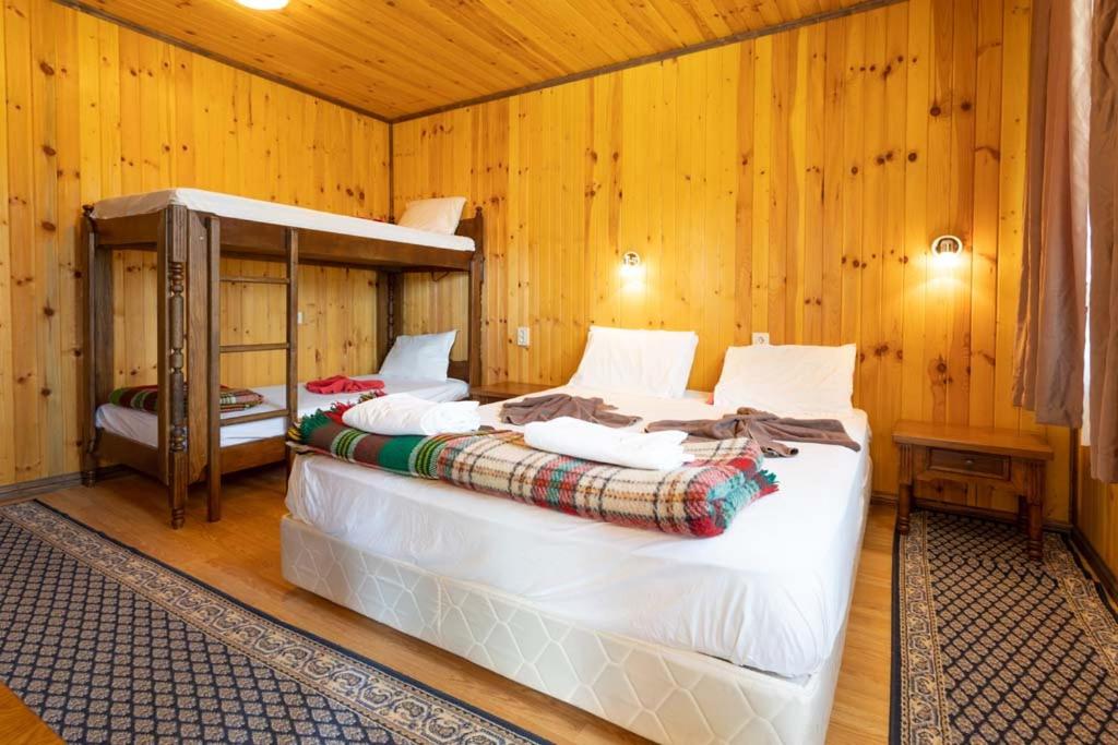 Guest Houses Apriltsi