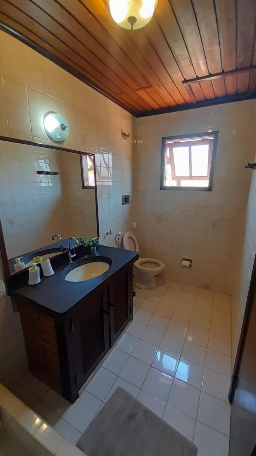 Casa com 4 suítes na praia de Geribá-Búzios