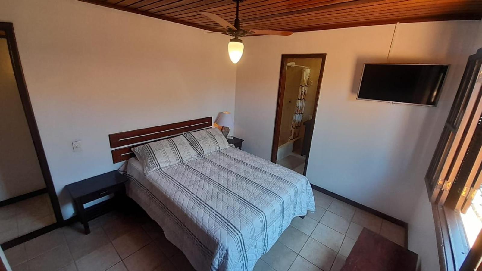 Casa com 4 suítes na praia de Geribá-Búzios