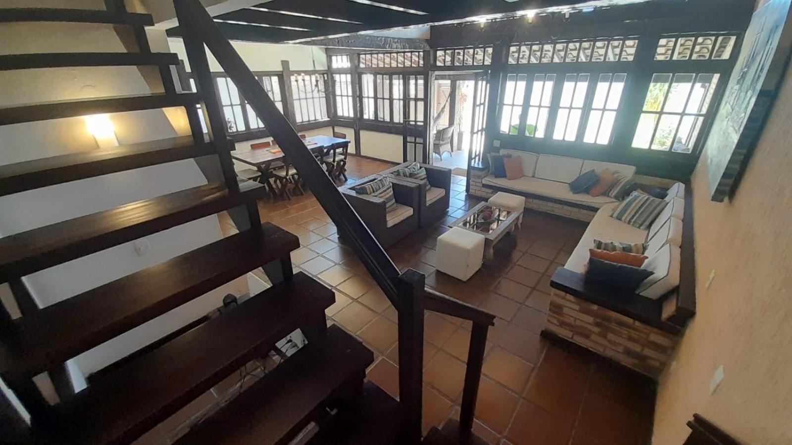 Casa com 4 suítes na praia de Geribá-Búzios